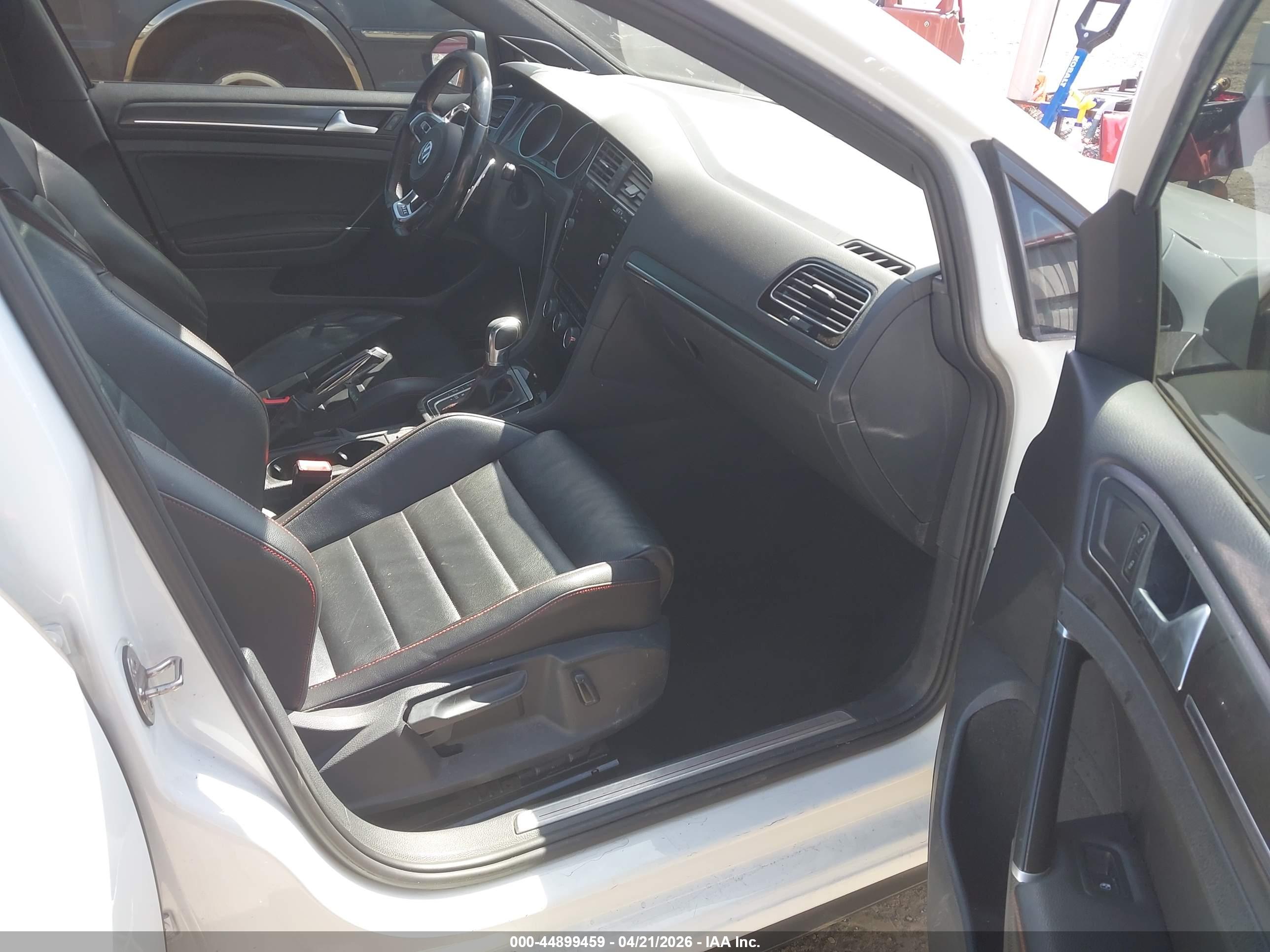 VOLKSWAGEN GOLF image 5