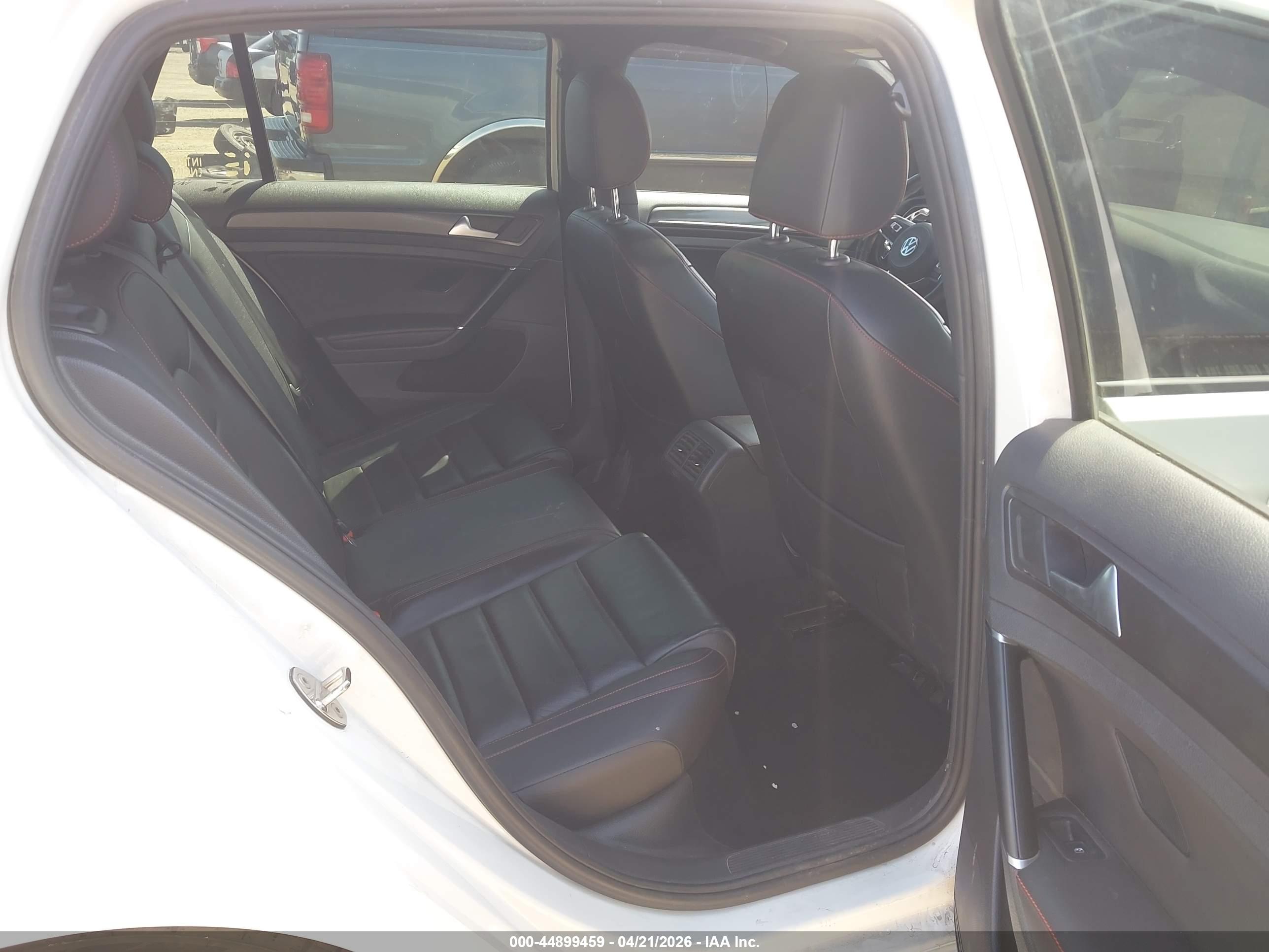 VOLKSWAGEN GOLF image 8