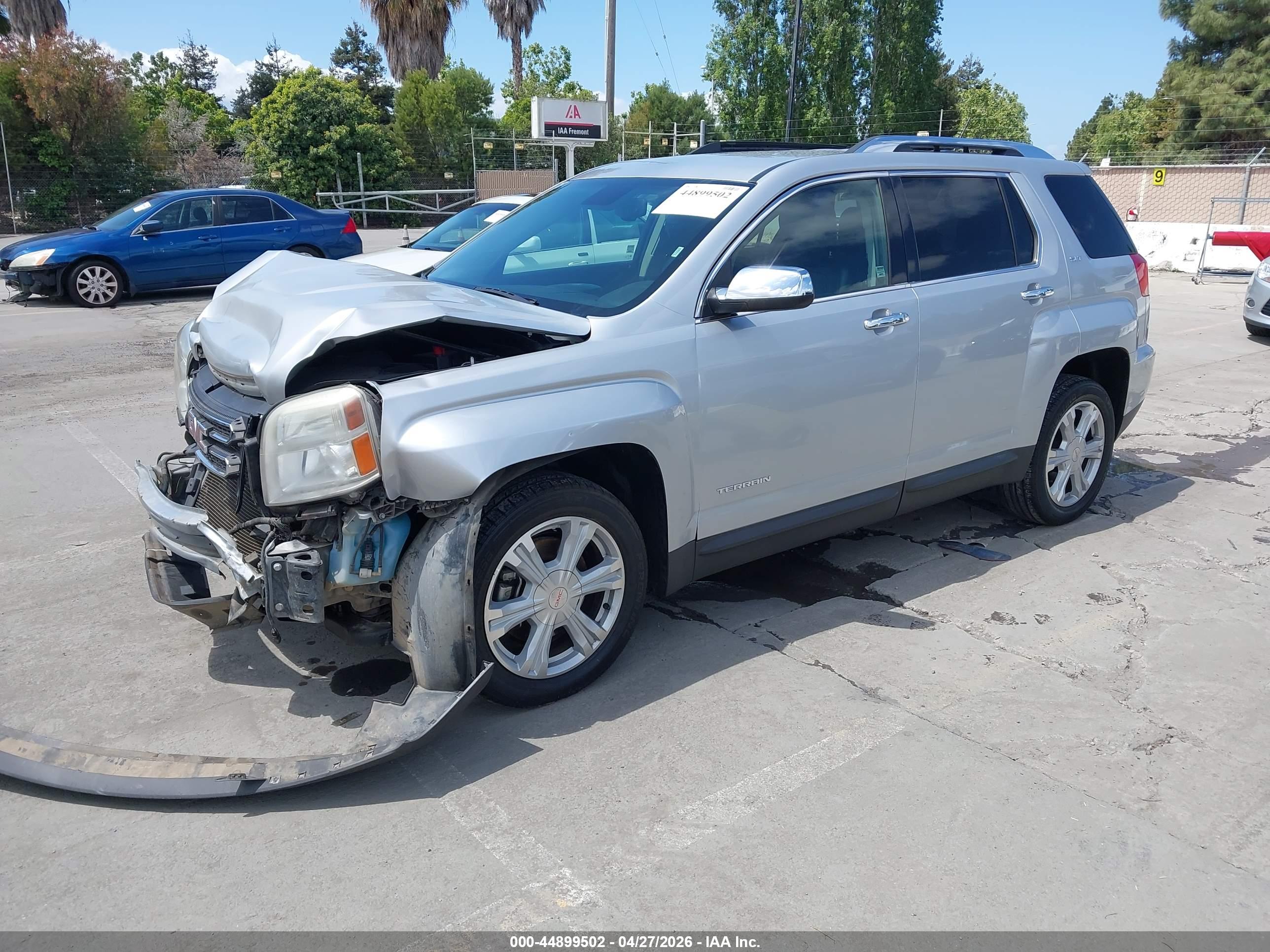 GMC TERRAIN image 2