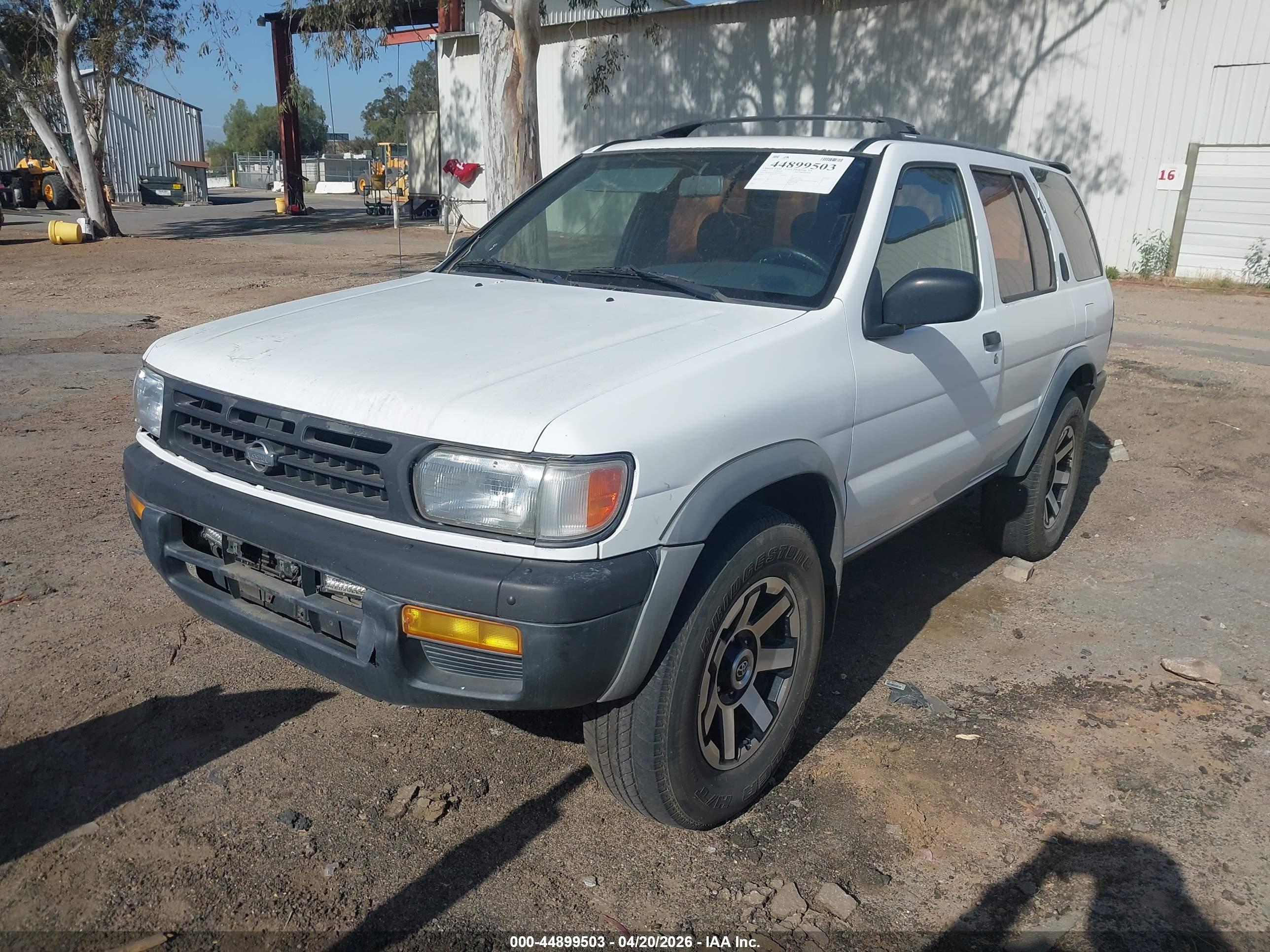 NISSAN PATHFINDER image 2