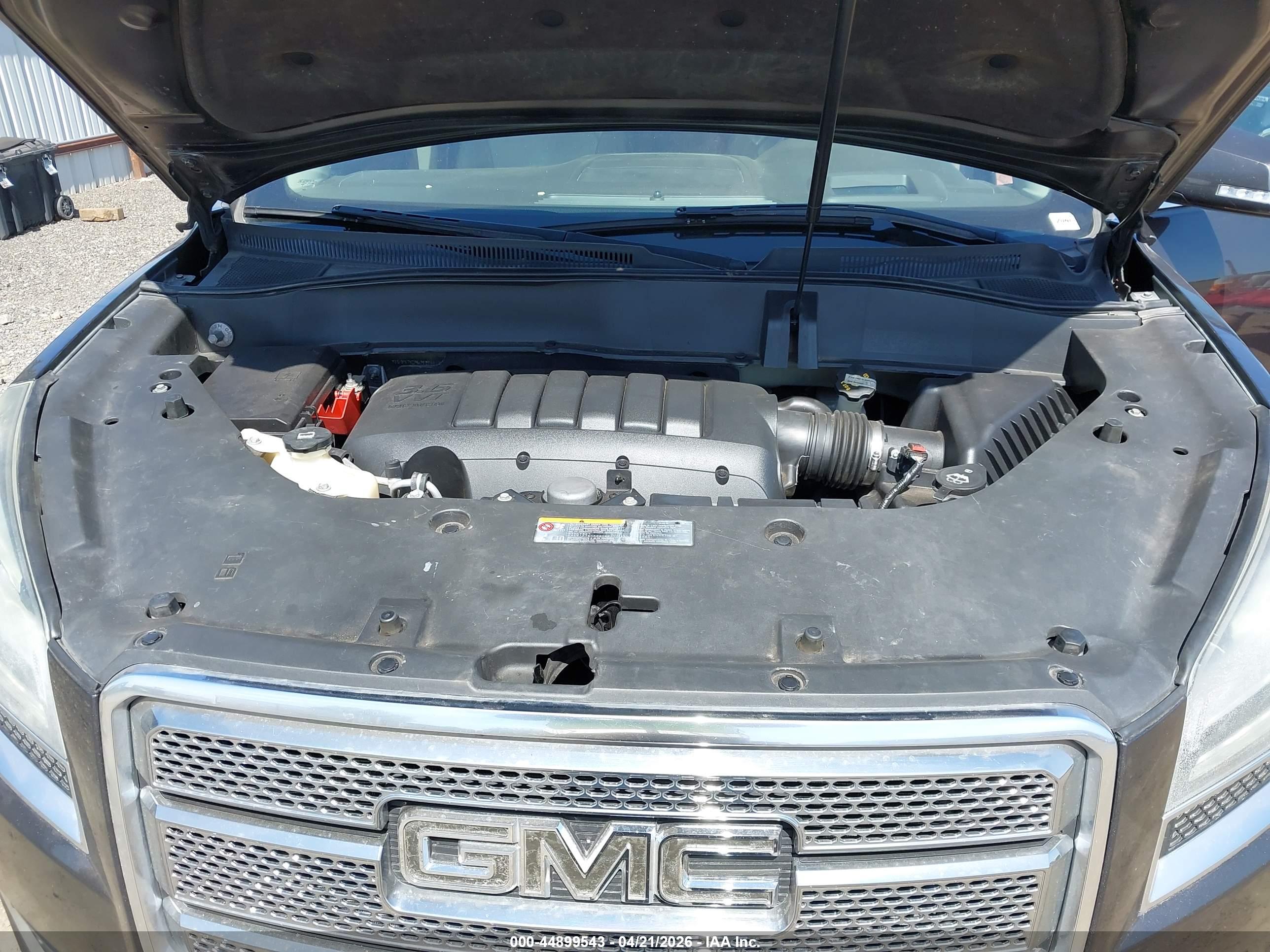 GMC ACADIA image 10