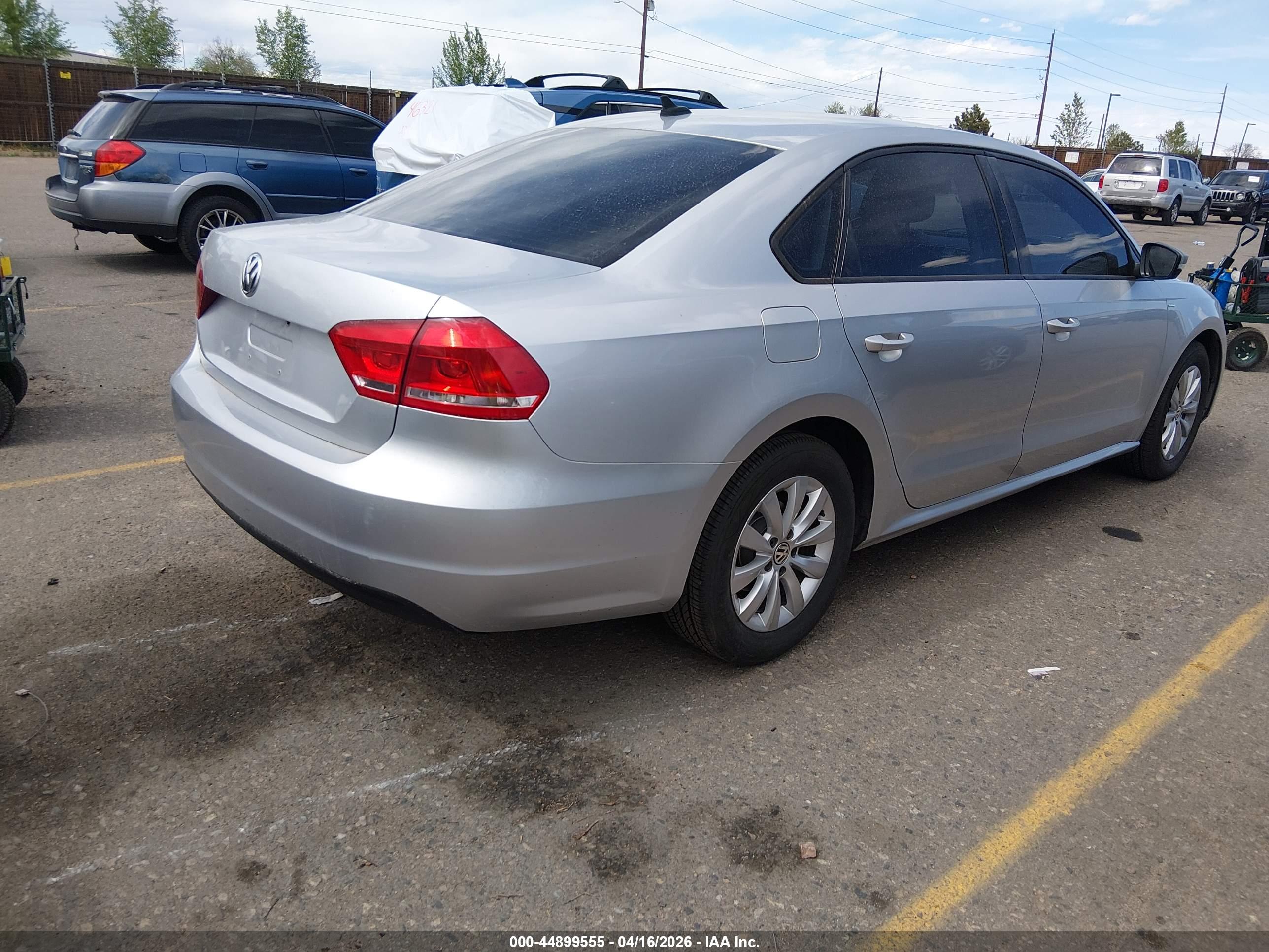 VOLKSWAGEN PASSAT image 4