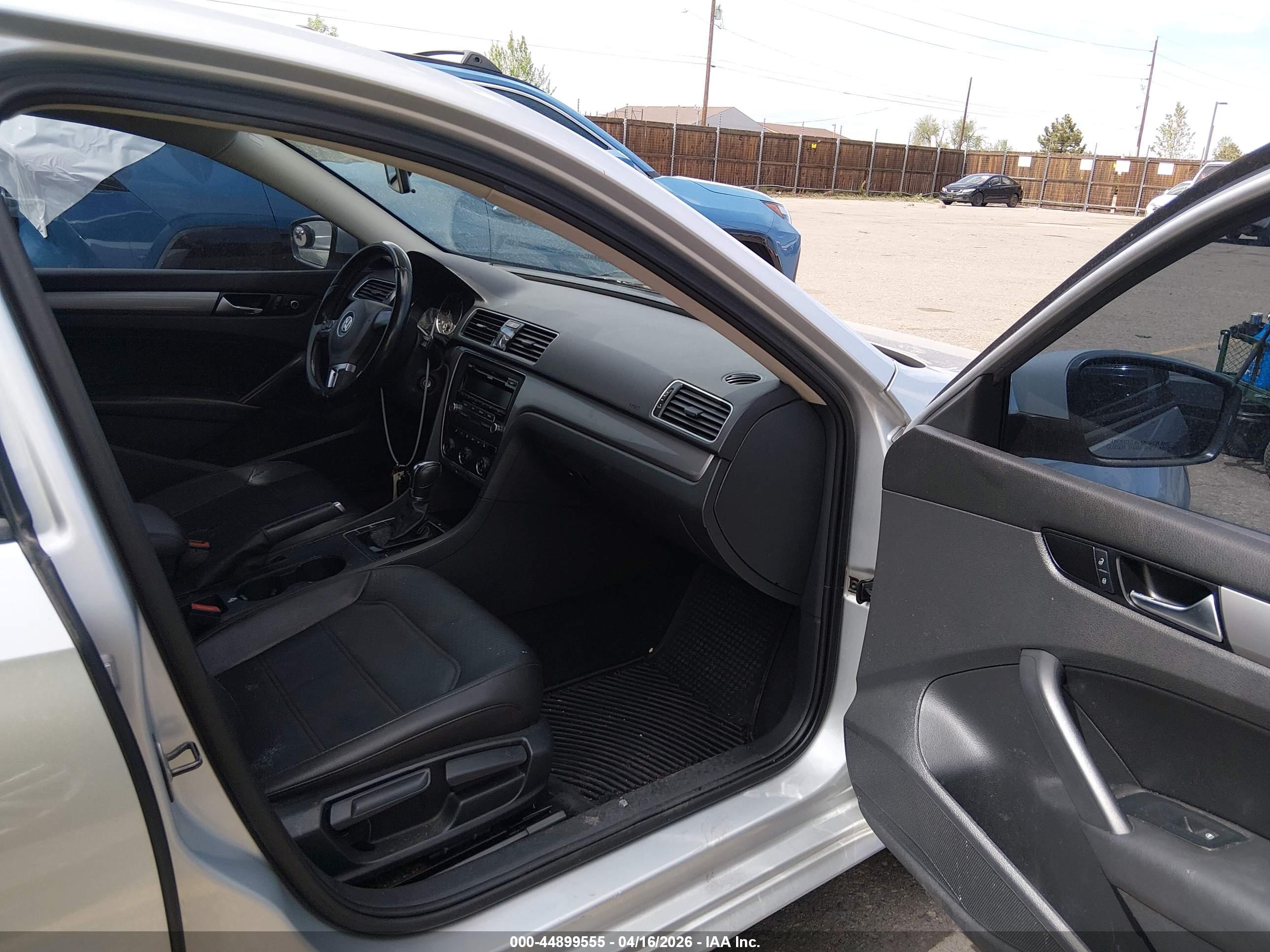 VOLKSWAGEN PASSAT image 5