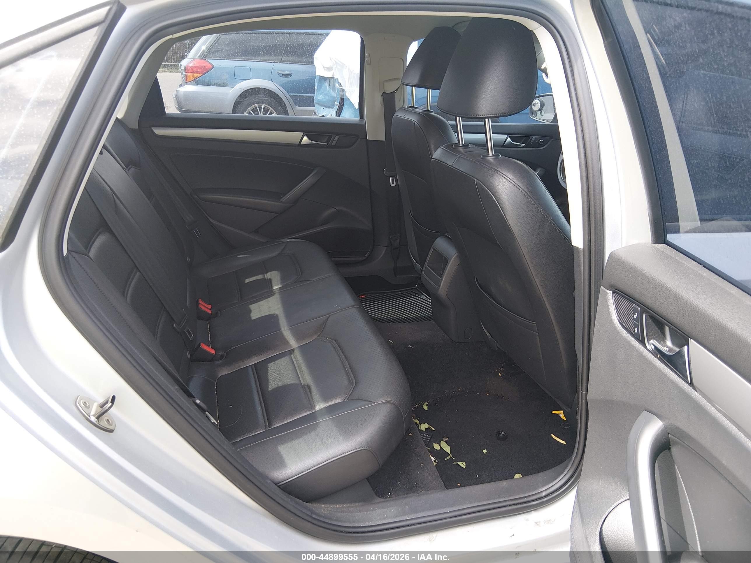 VOLKSWAGEN PASSAT image 8