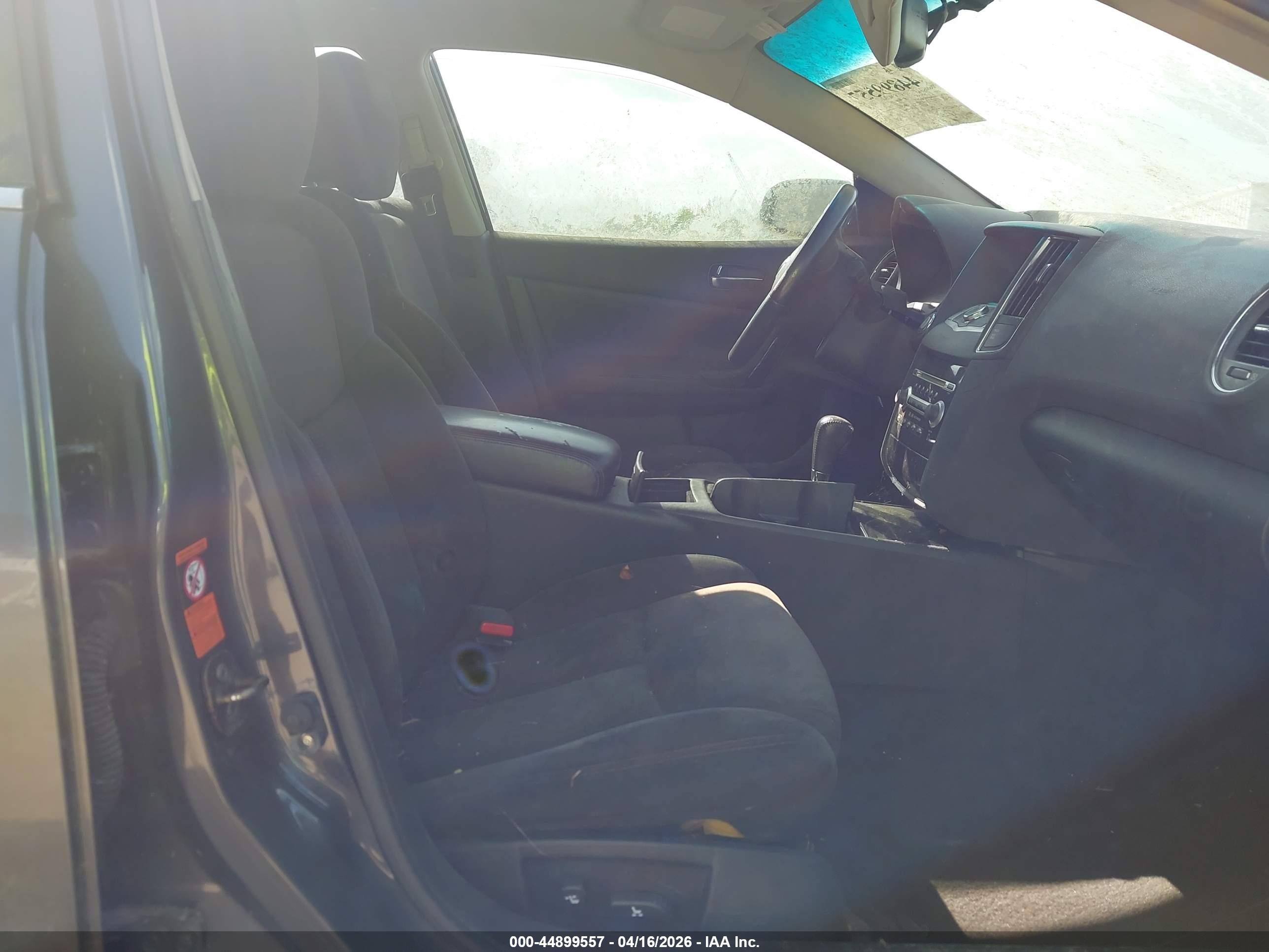 NISSAN MAXIMA image 5