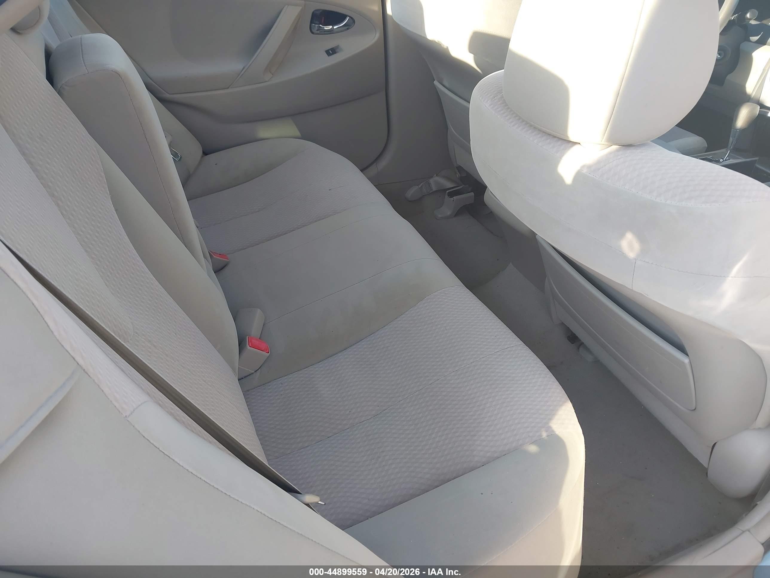 TOYOTA CAMRY image 8