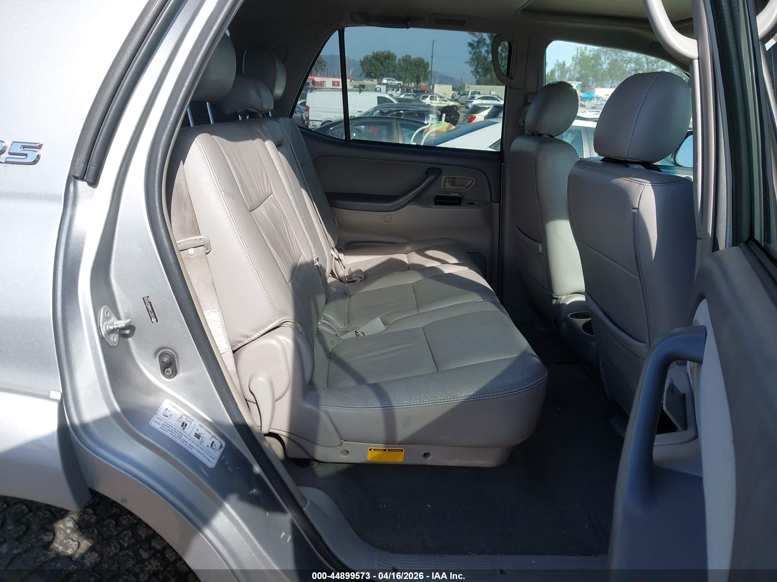 TOYOTA SEQUOIA image 8