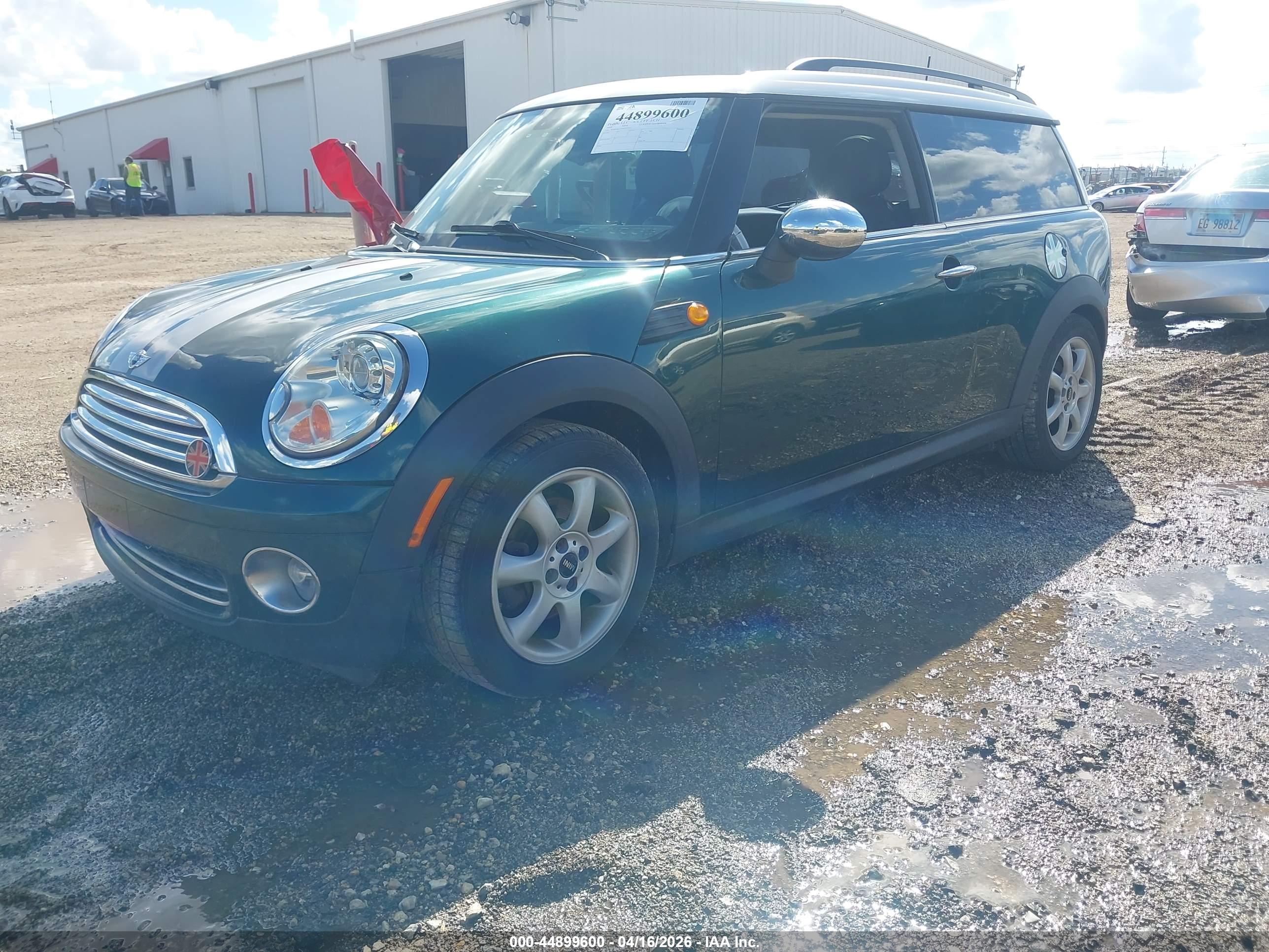MINI COOPER image 2