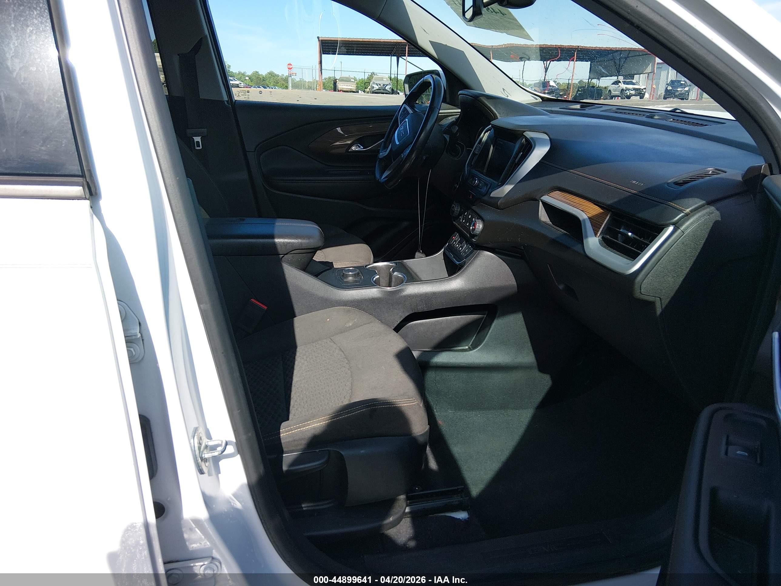 GMC TERRAIN image 5