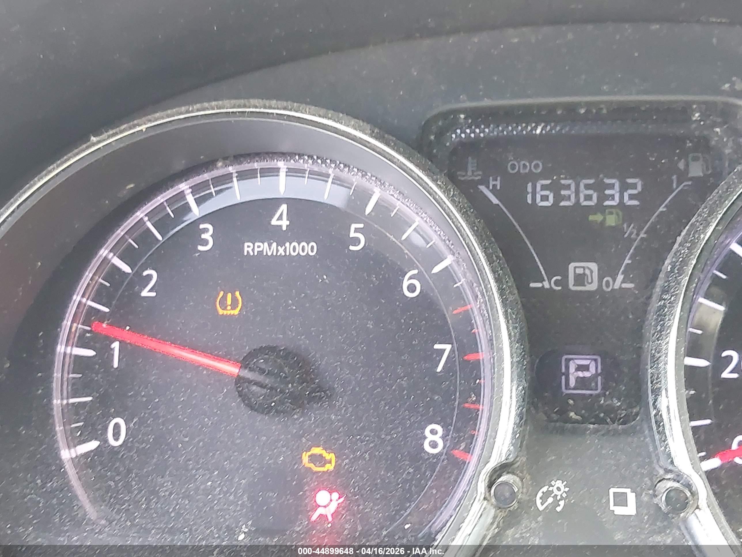 NISSAN VERSA image 7