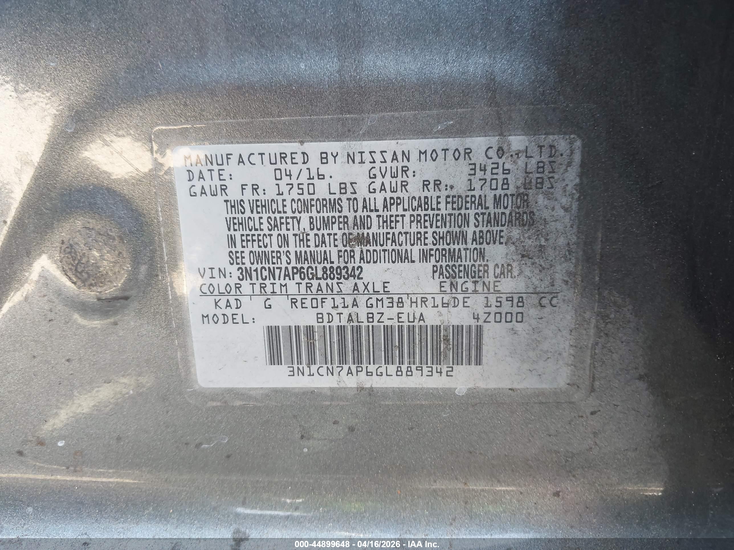 NISSAN VERSA image 9