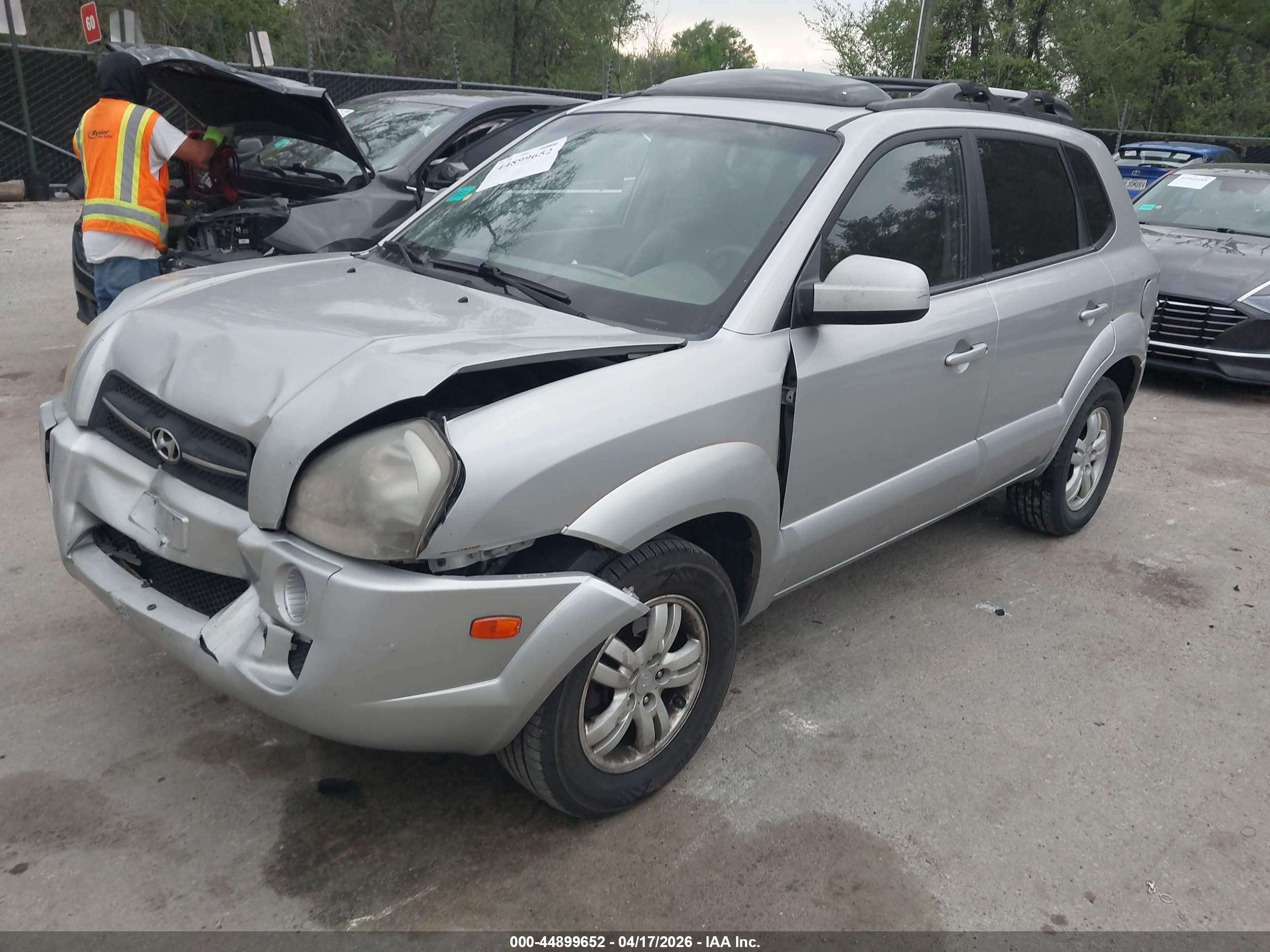 HYUNDAI TUCSON image 2