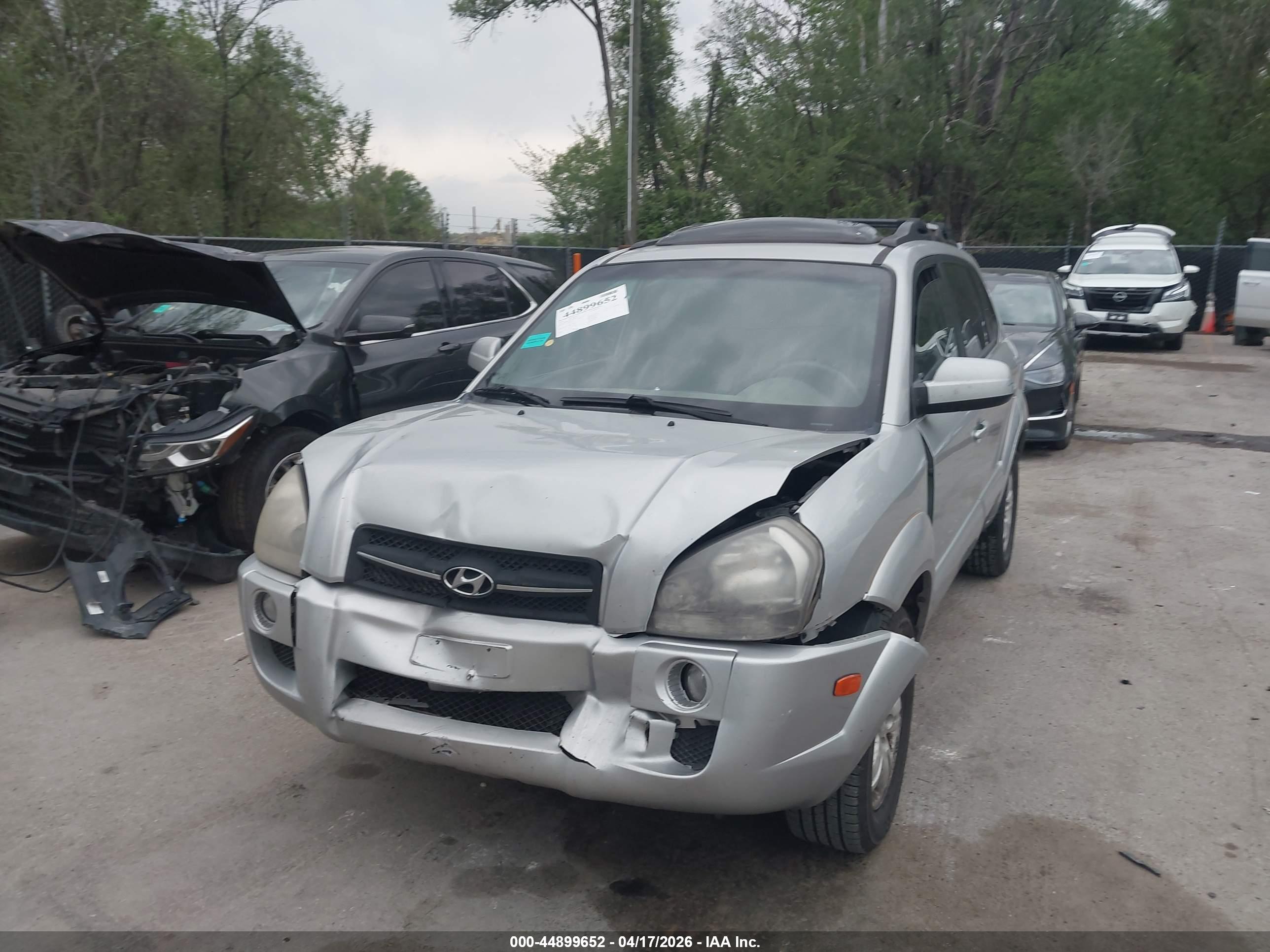HYUNDAI TUCSON image 6