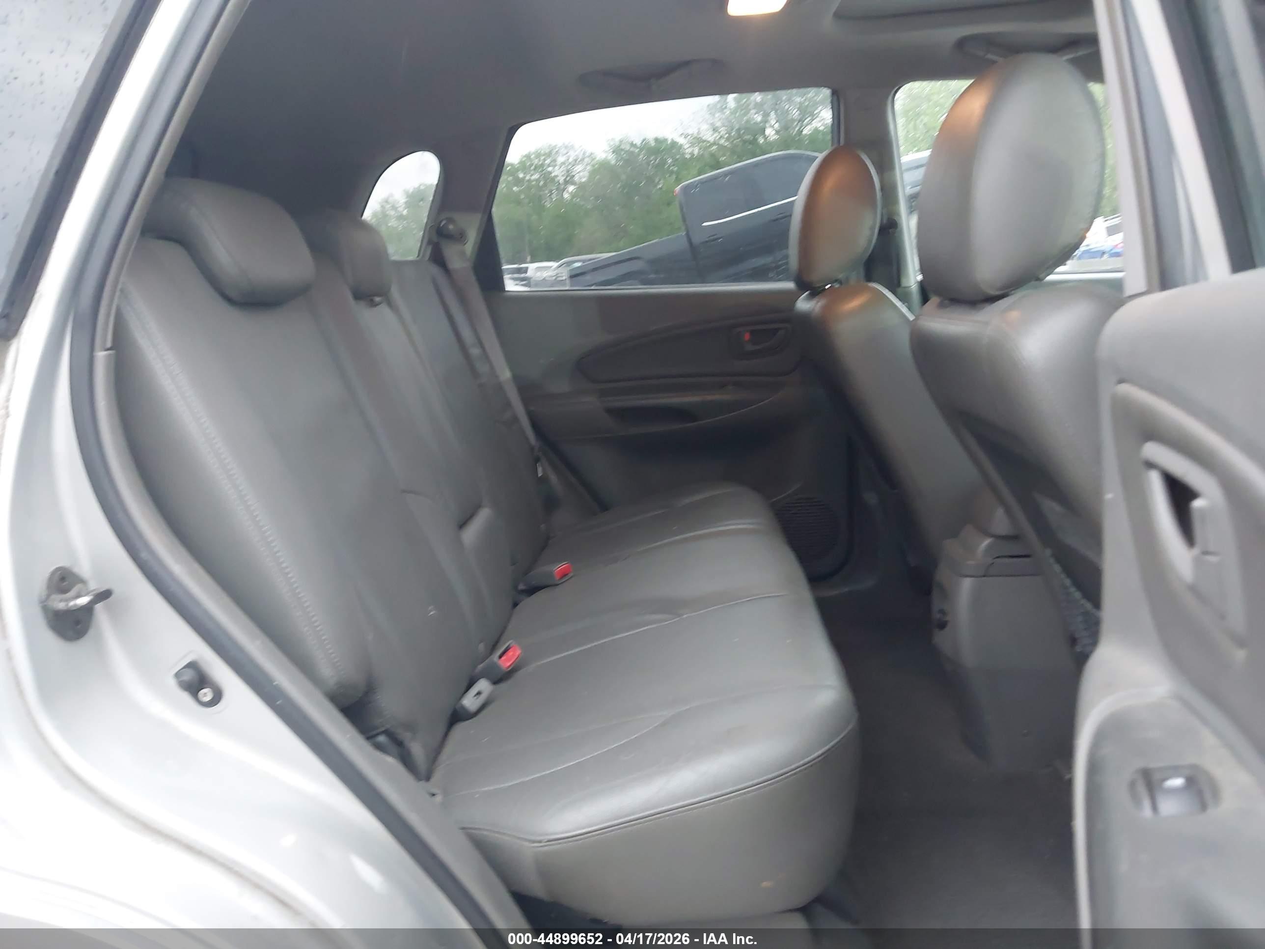 HYUNDAI TUCSON image 8