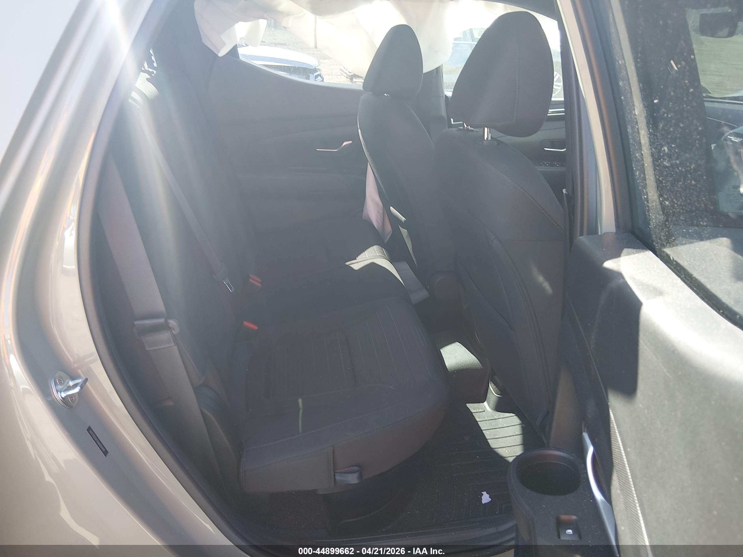 HYUNDAI SANTA image 8