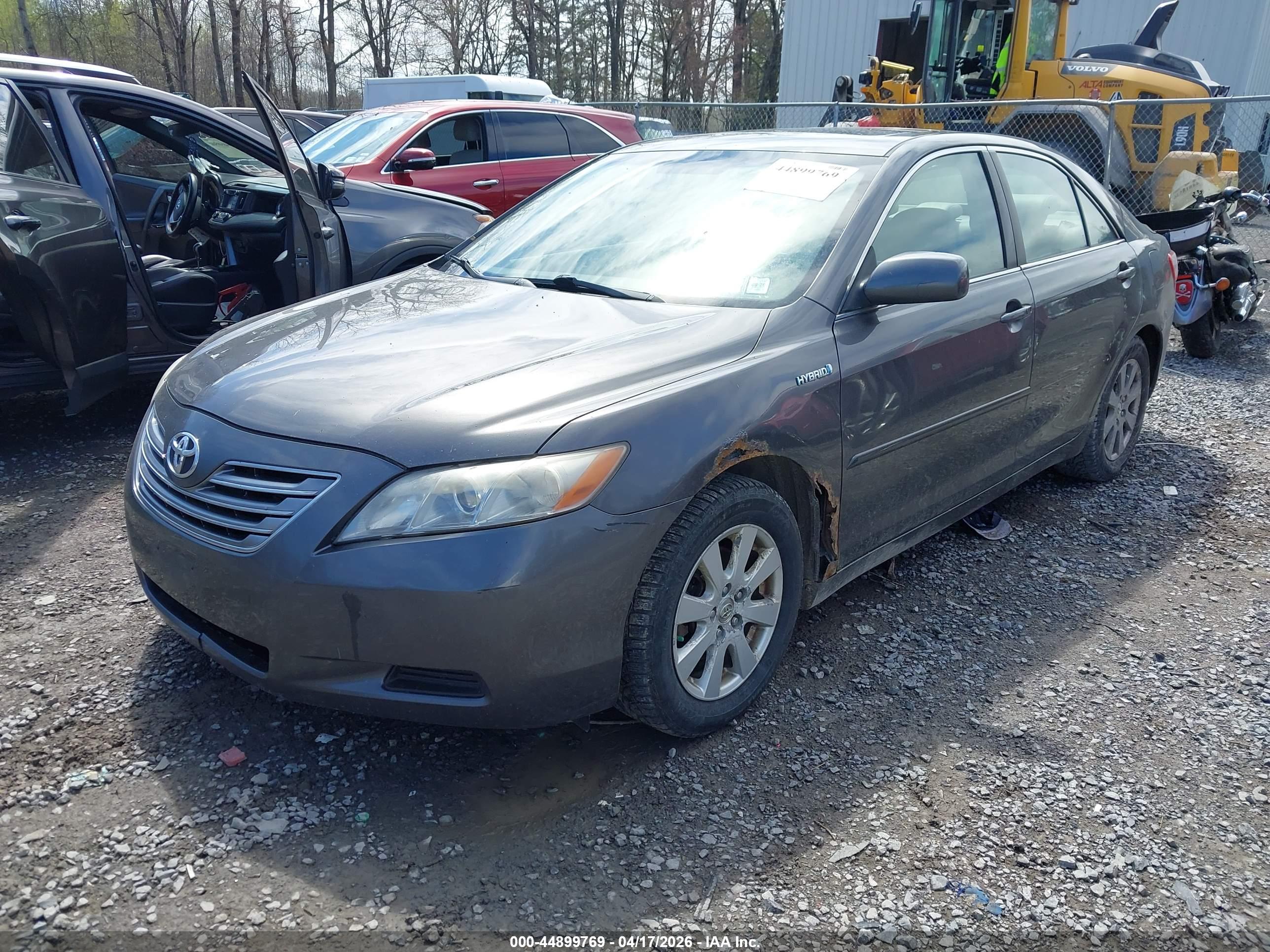 TOYOTA CAMRY image 2