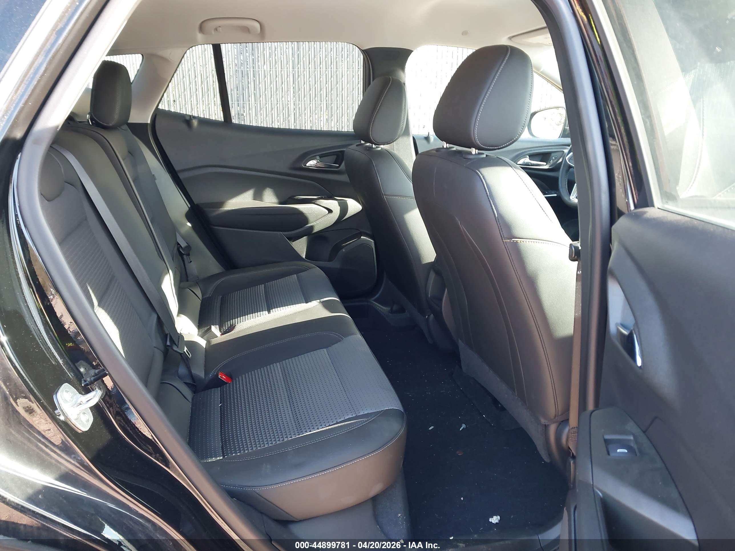 CHEVROLET TRAX image 8