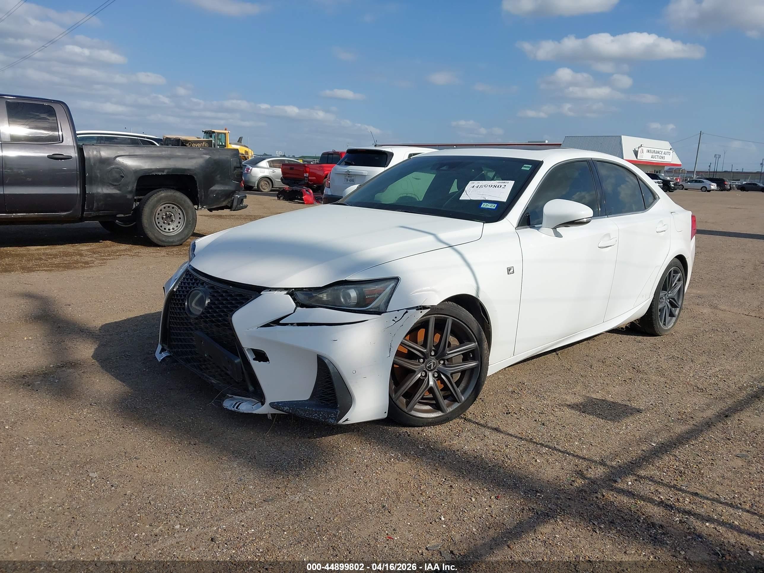 LEXUS IS image 2
