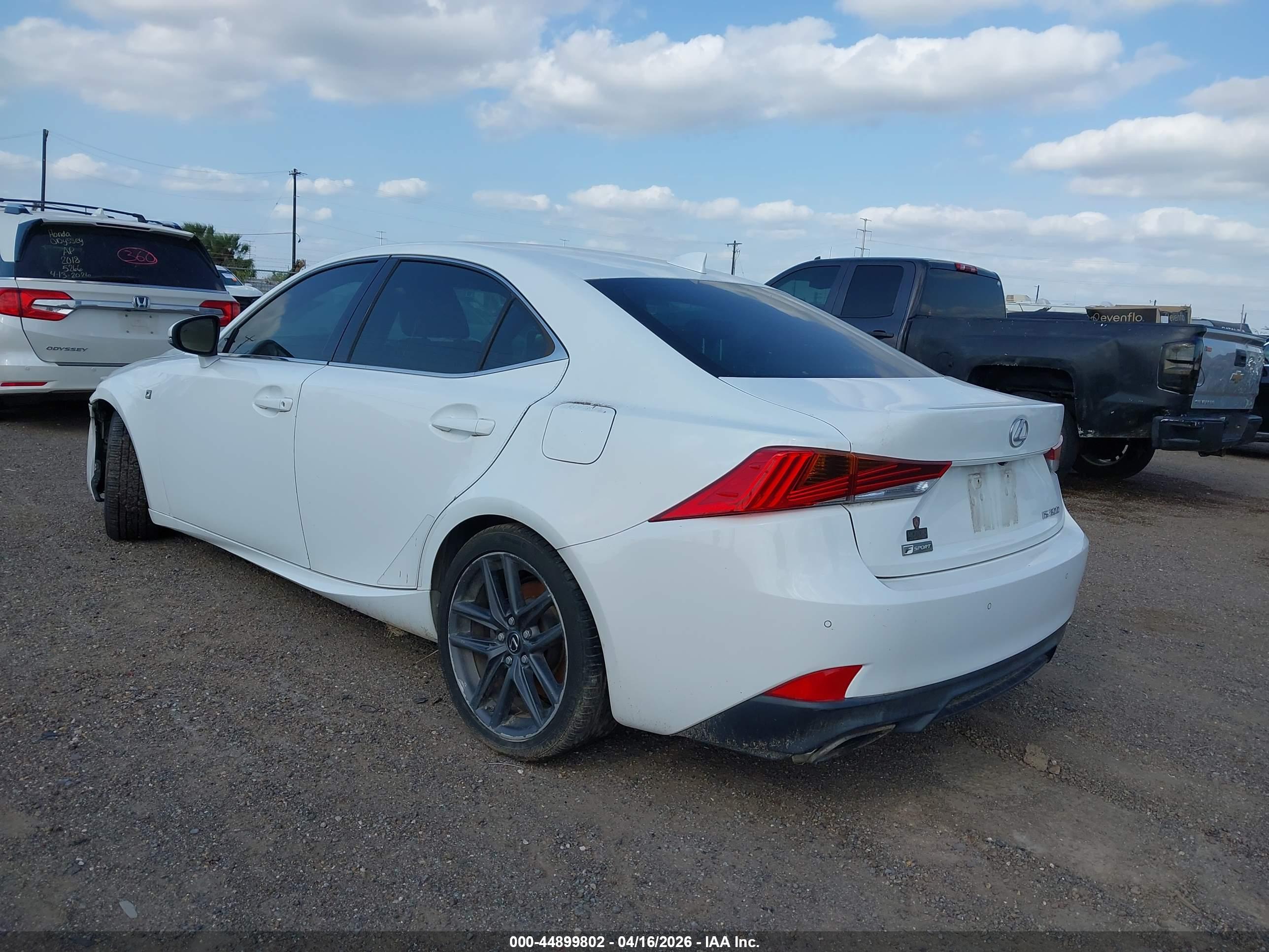 LEXUS IS image 3