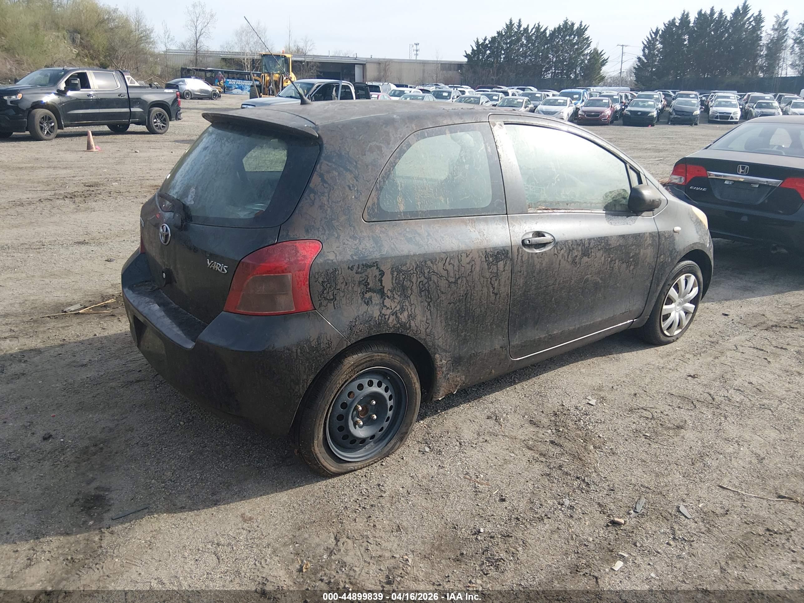TOYOTA YARIS image 4