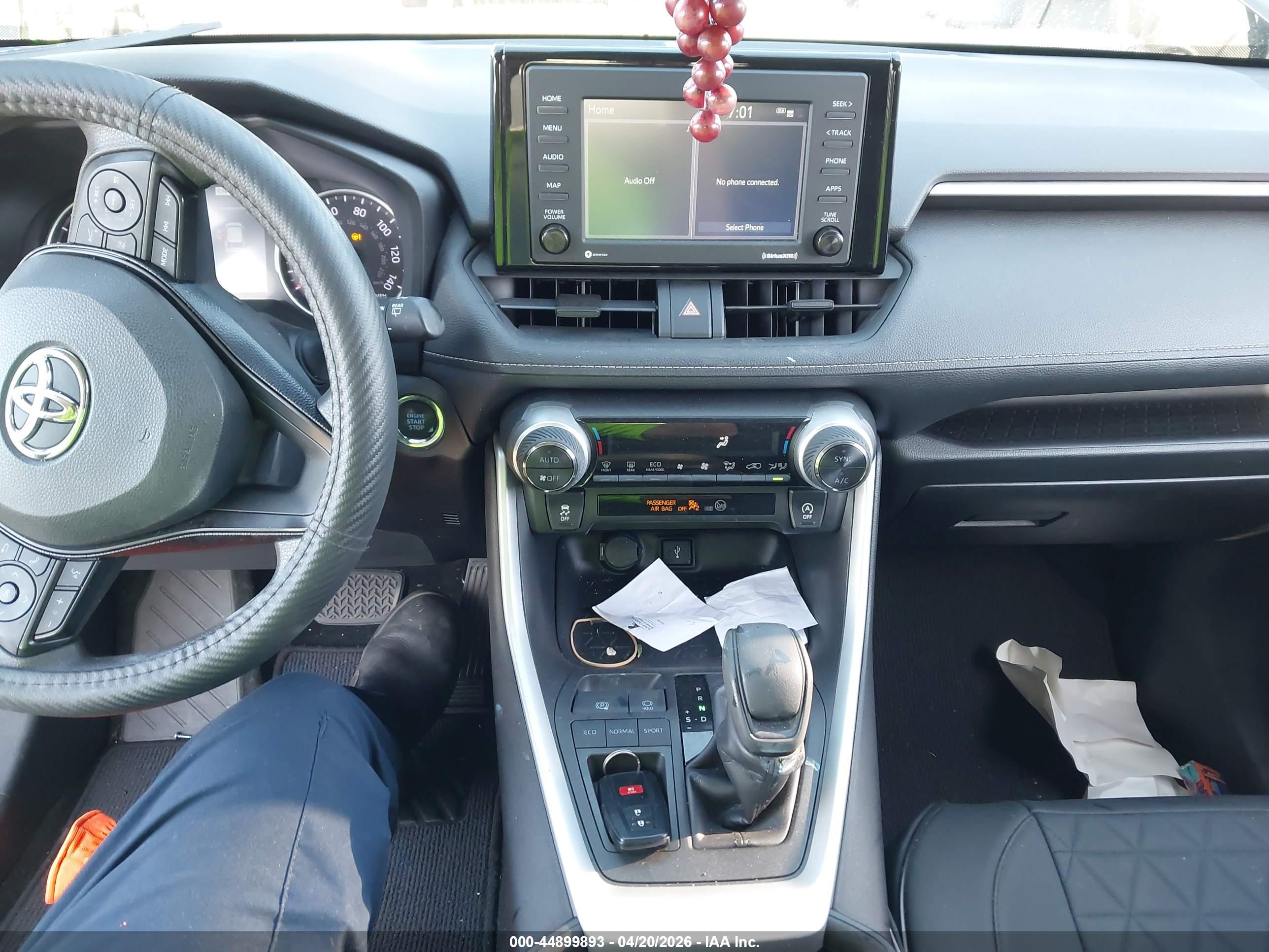 TOYOTA RAV4 image 11