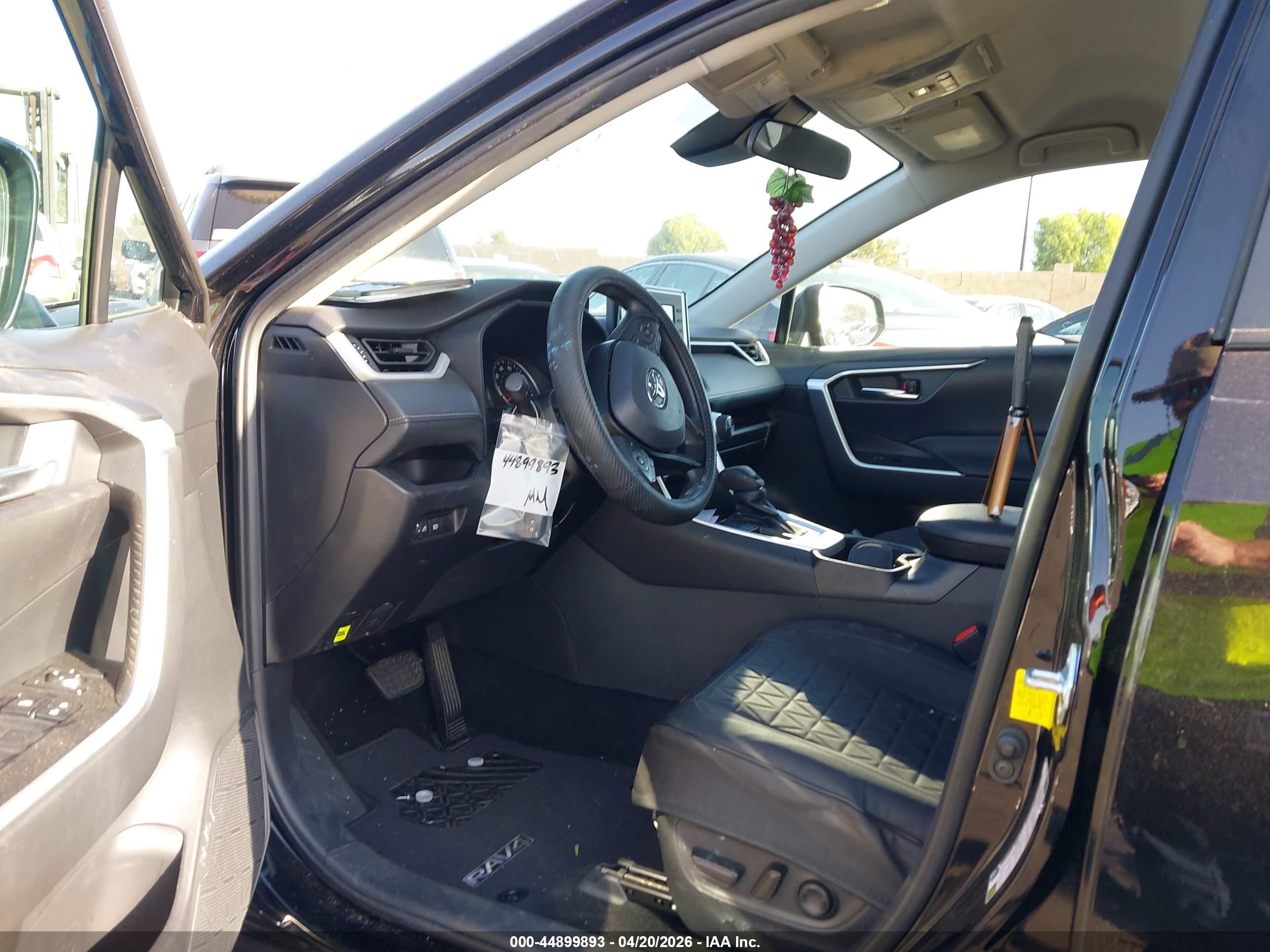 TOYOTA RAV4 image 5