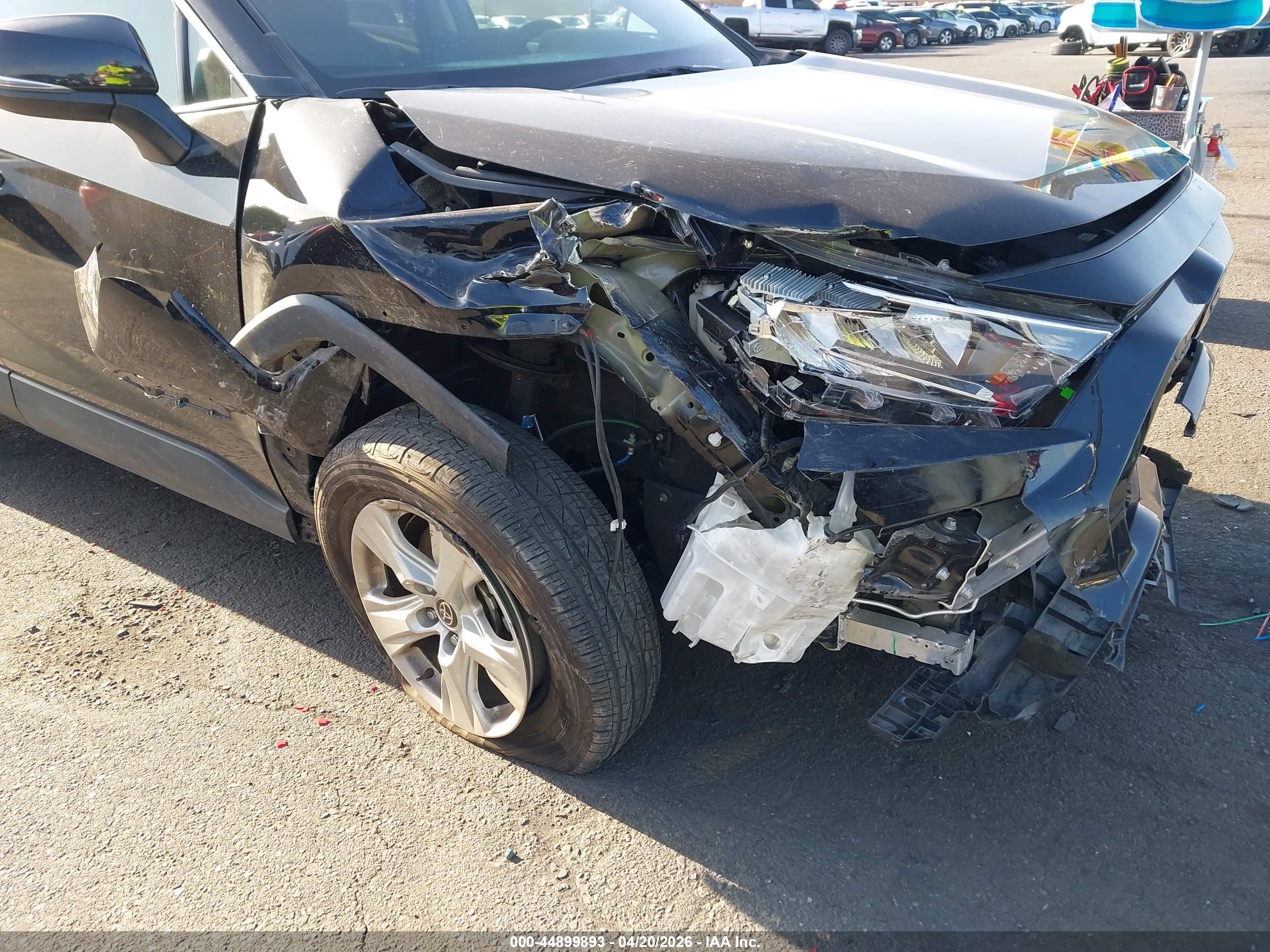 TOYOTA RAV4 image 6