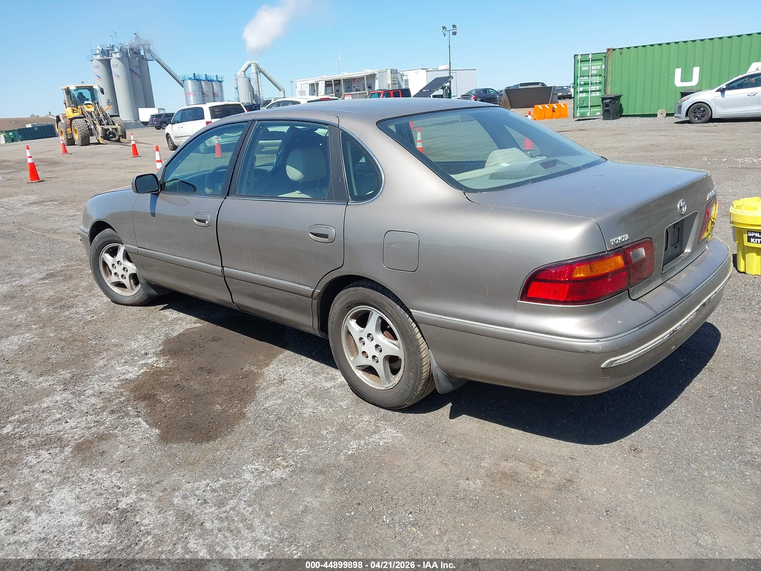 TOYOTA AVALON image 3