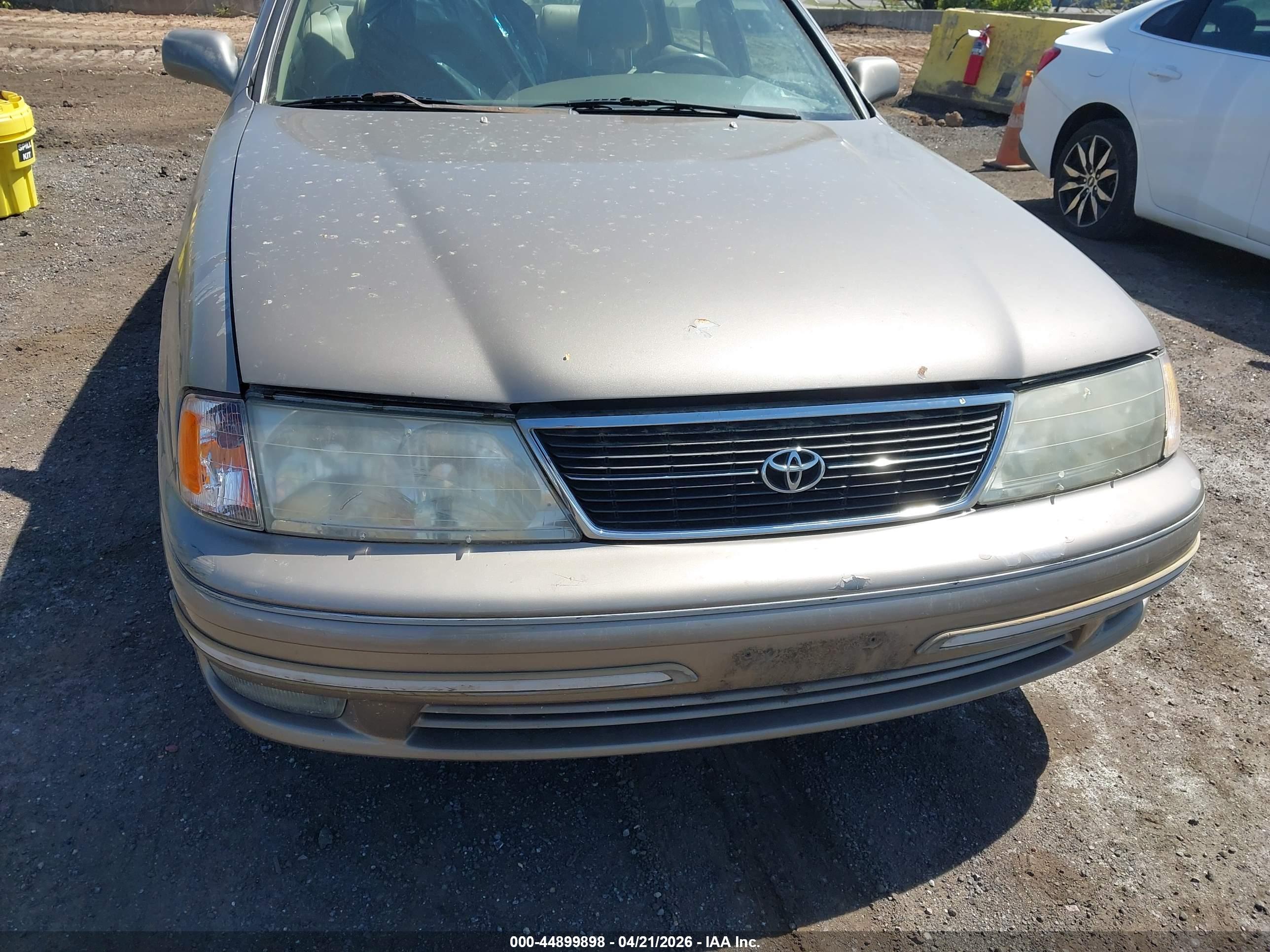 TOYOTA AVALON image 6