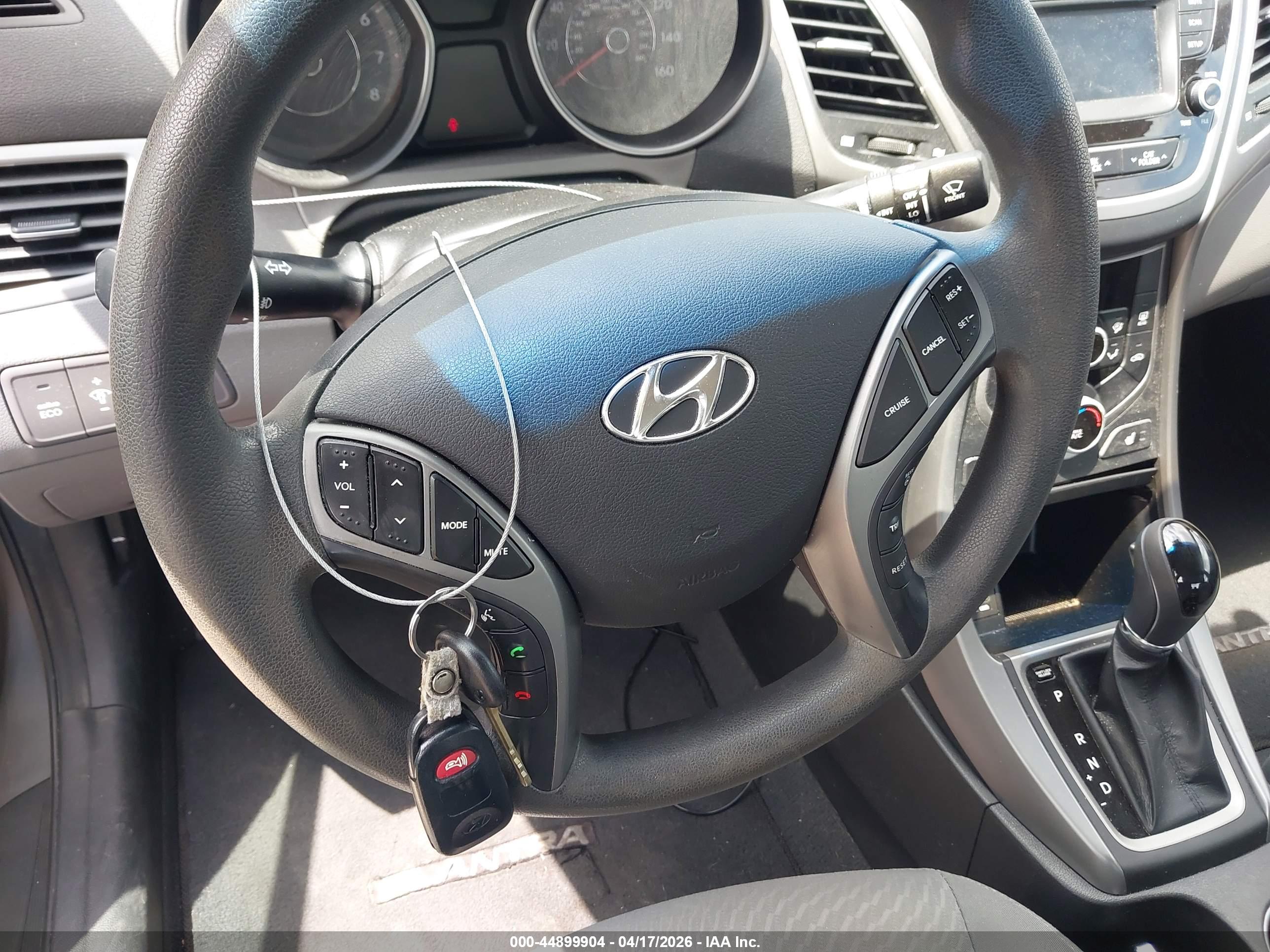 HYUNDAI ELANTRA image 11