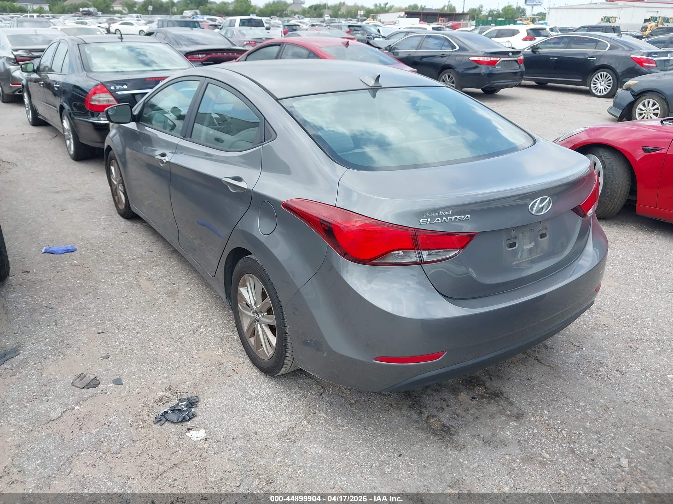 HYUNDAI ELANTRA image 3