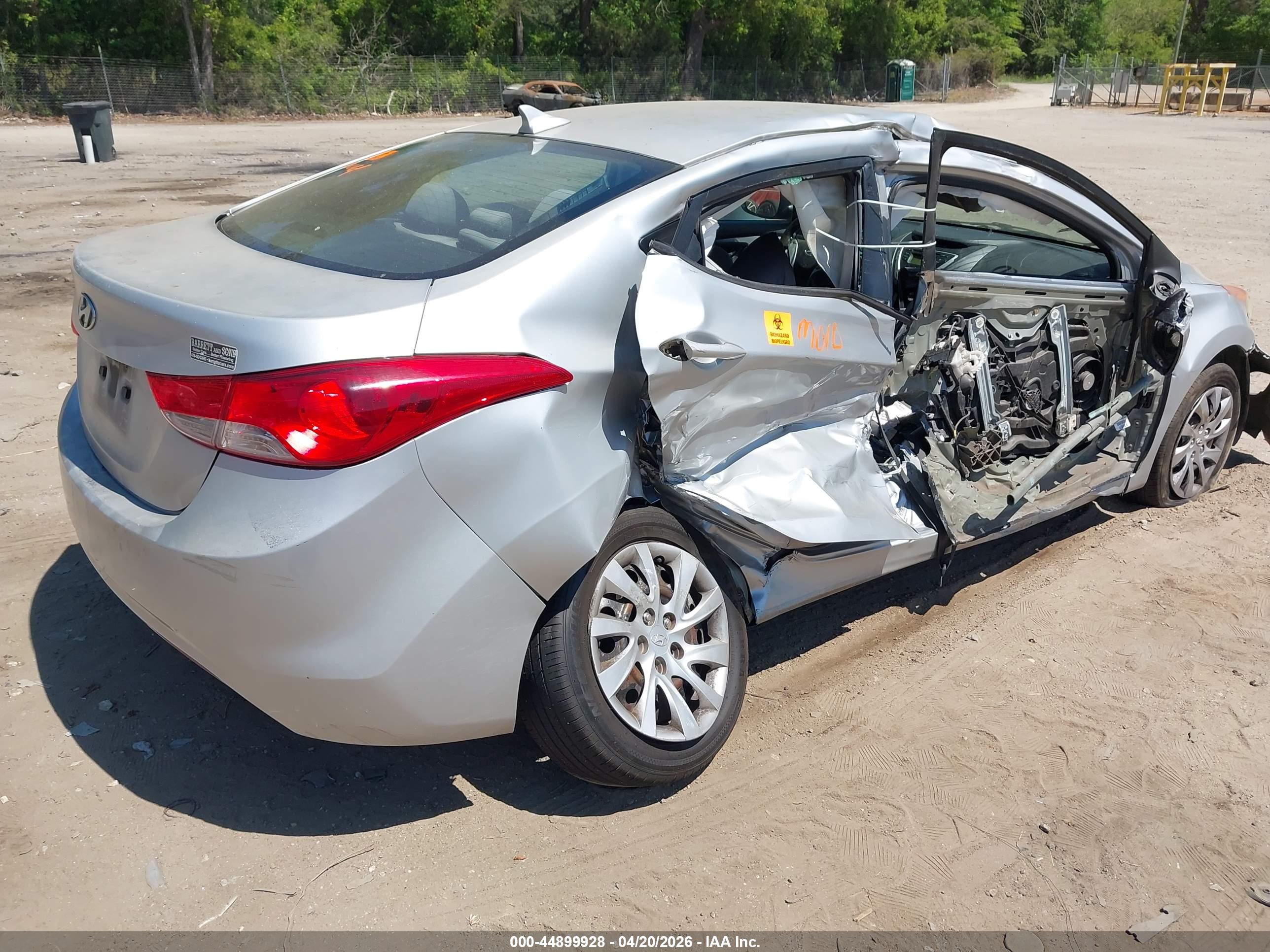 HYUNDAI ELANTRA image 4