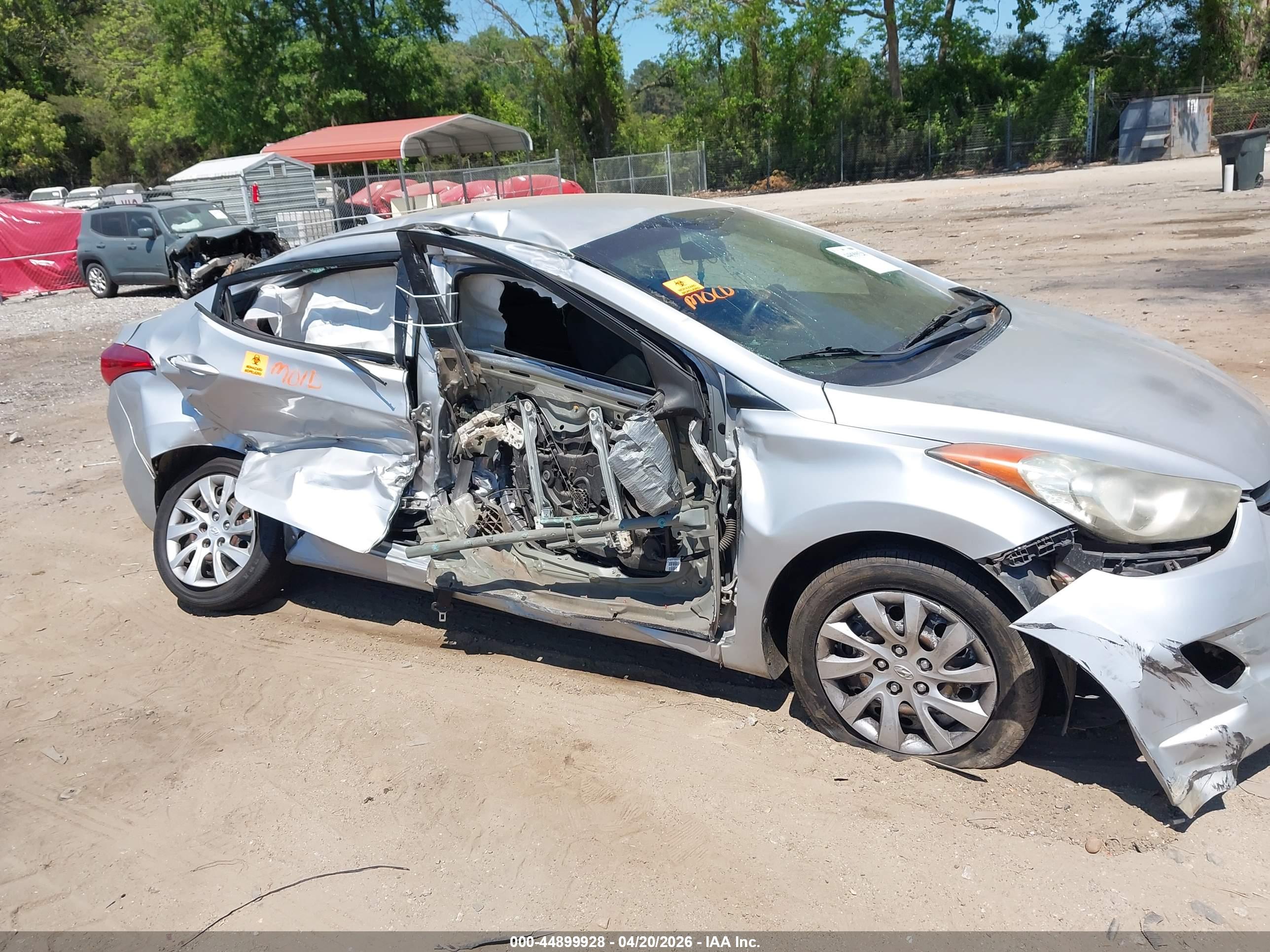 HYUNDAI ELANTRA image 6