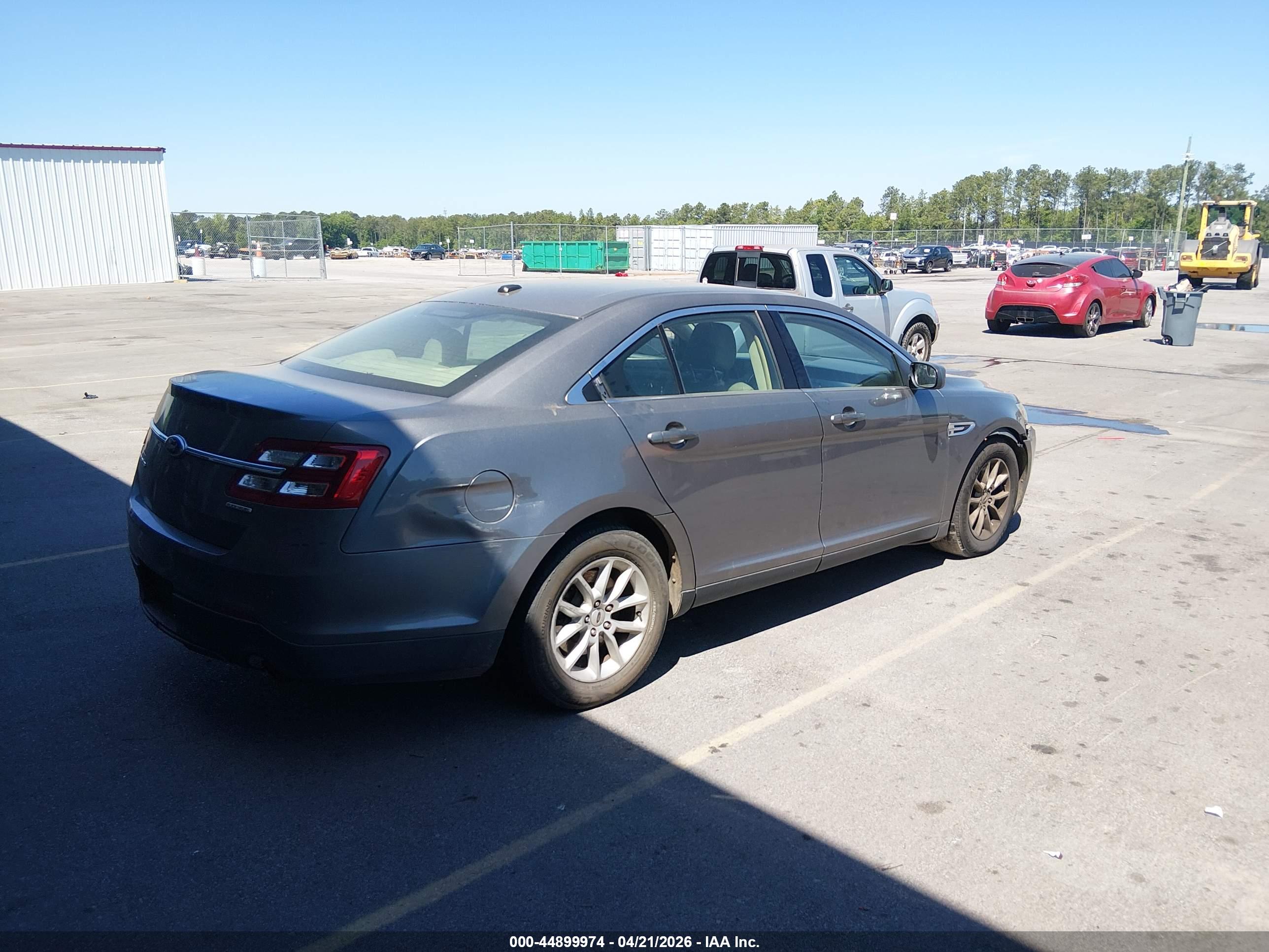 FORD TAURUS image 4