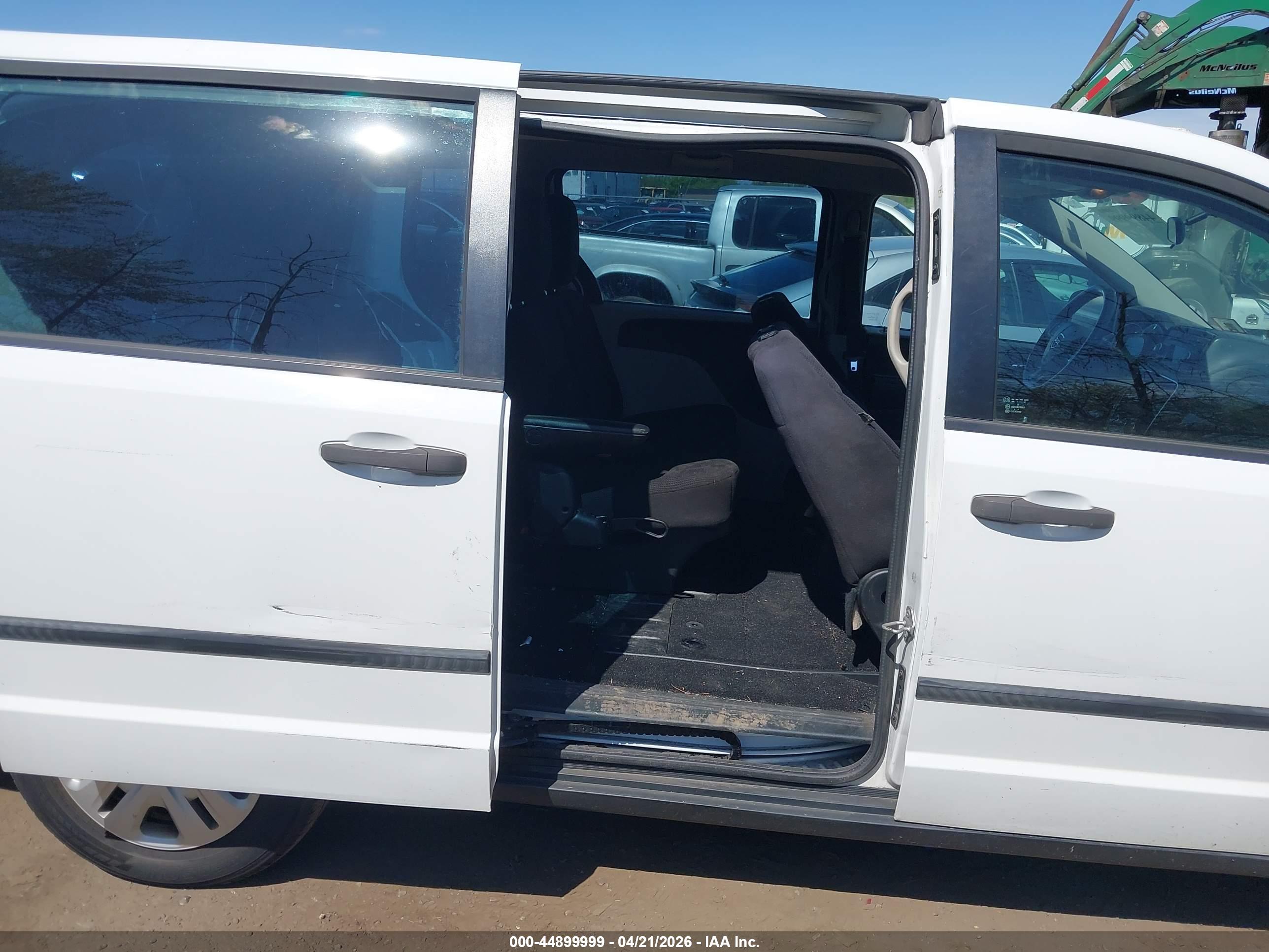 DODGE GRAND image 8
