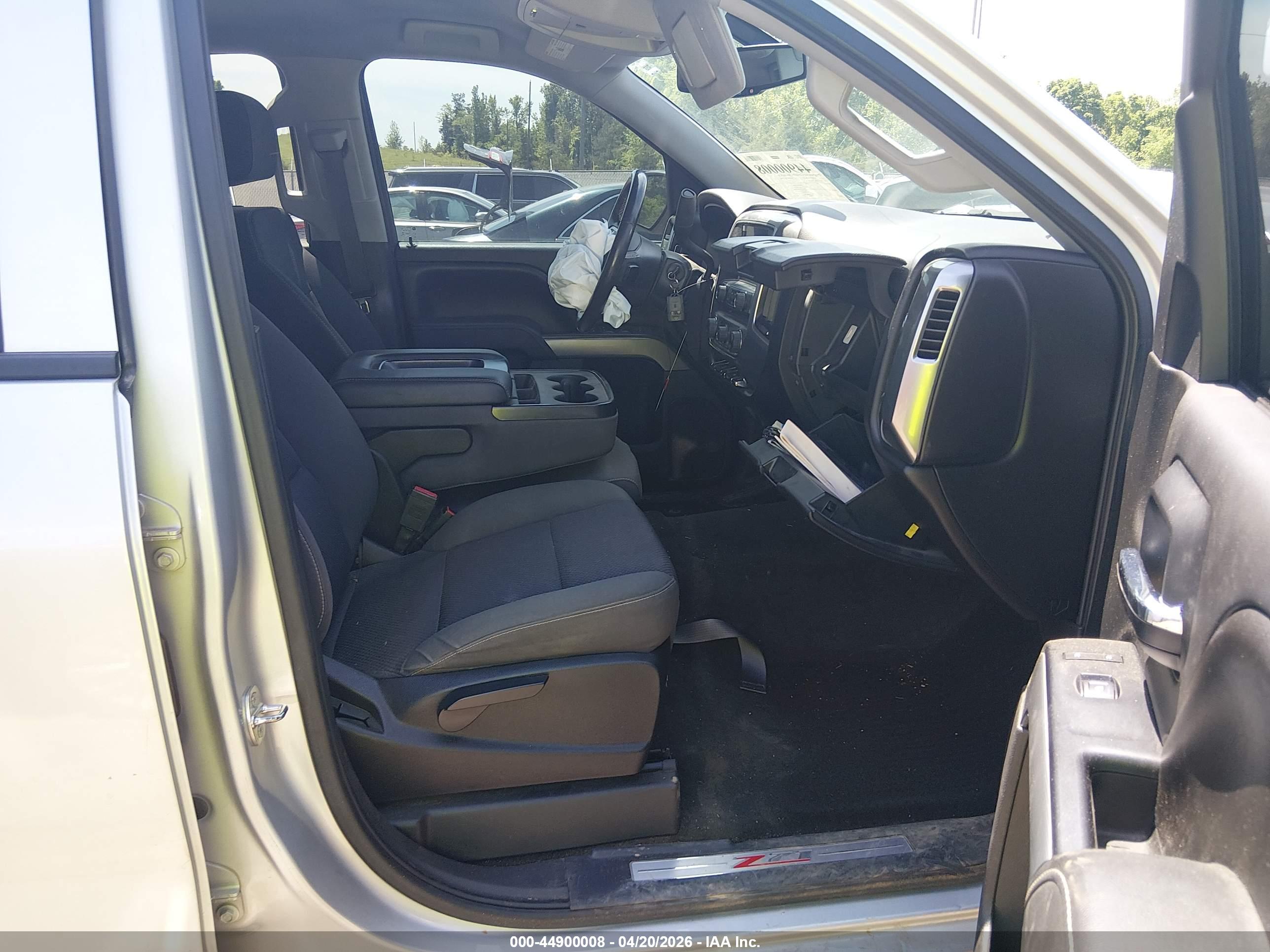 CHEVROLET SILVERADO image 5