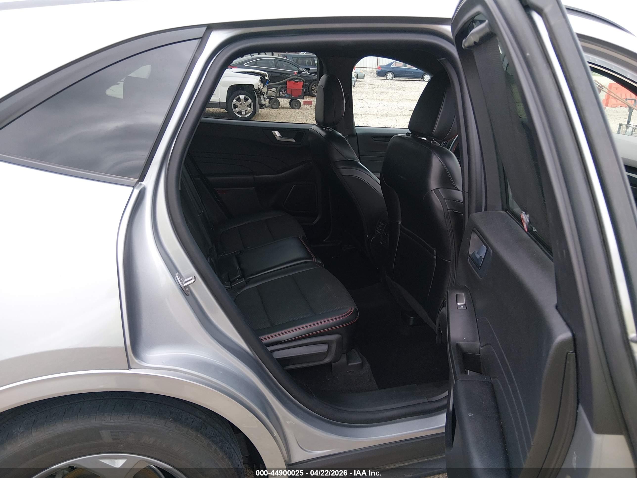 FORD ESCAPE image 8