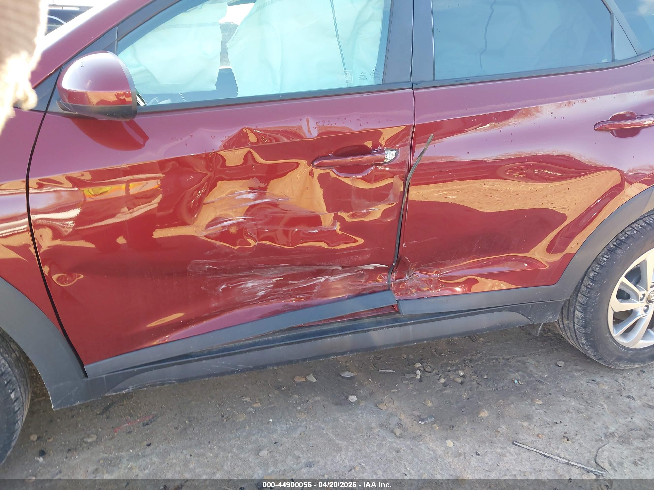 HYUNDAI TUCSON image 6