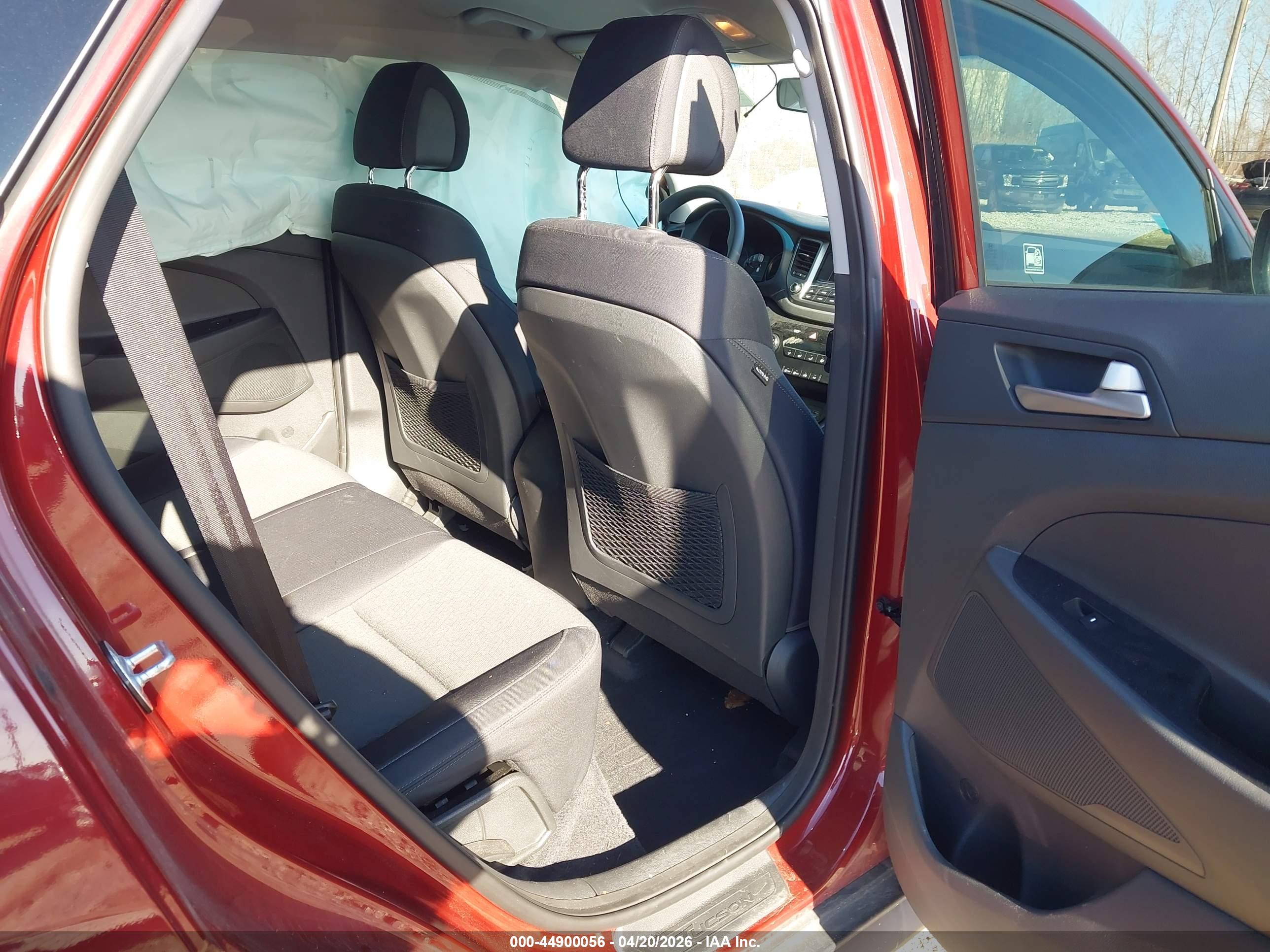 HYUNDAI TUCSON image 8