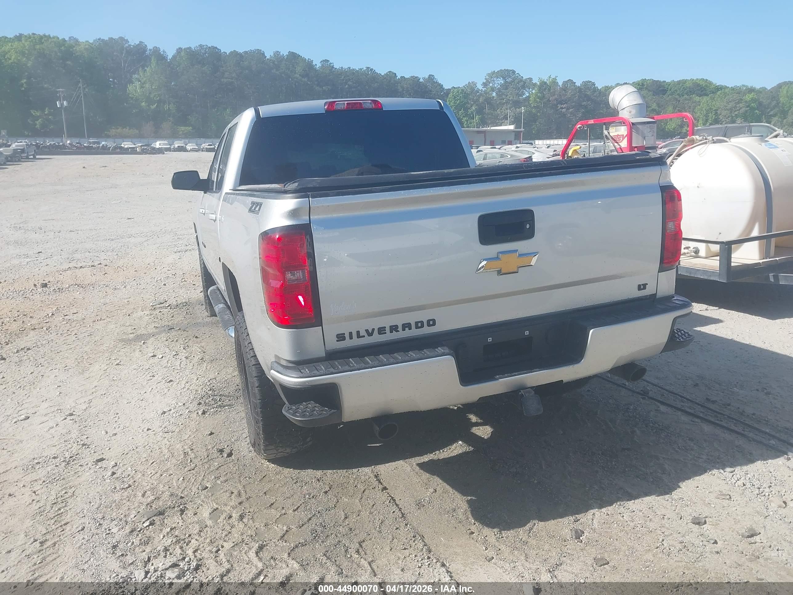 CHEVROLET SILVERADO image 3