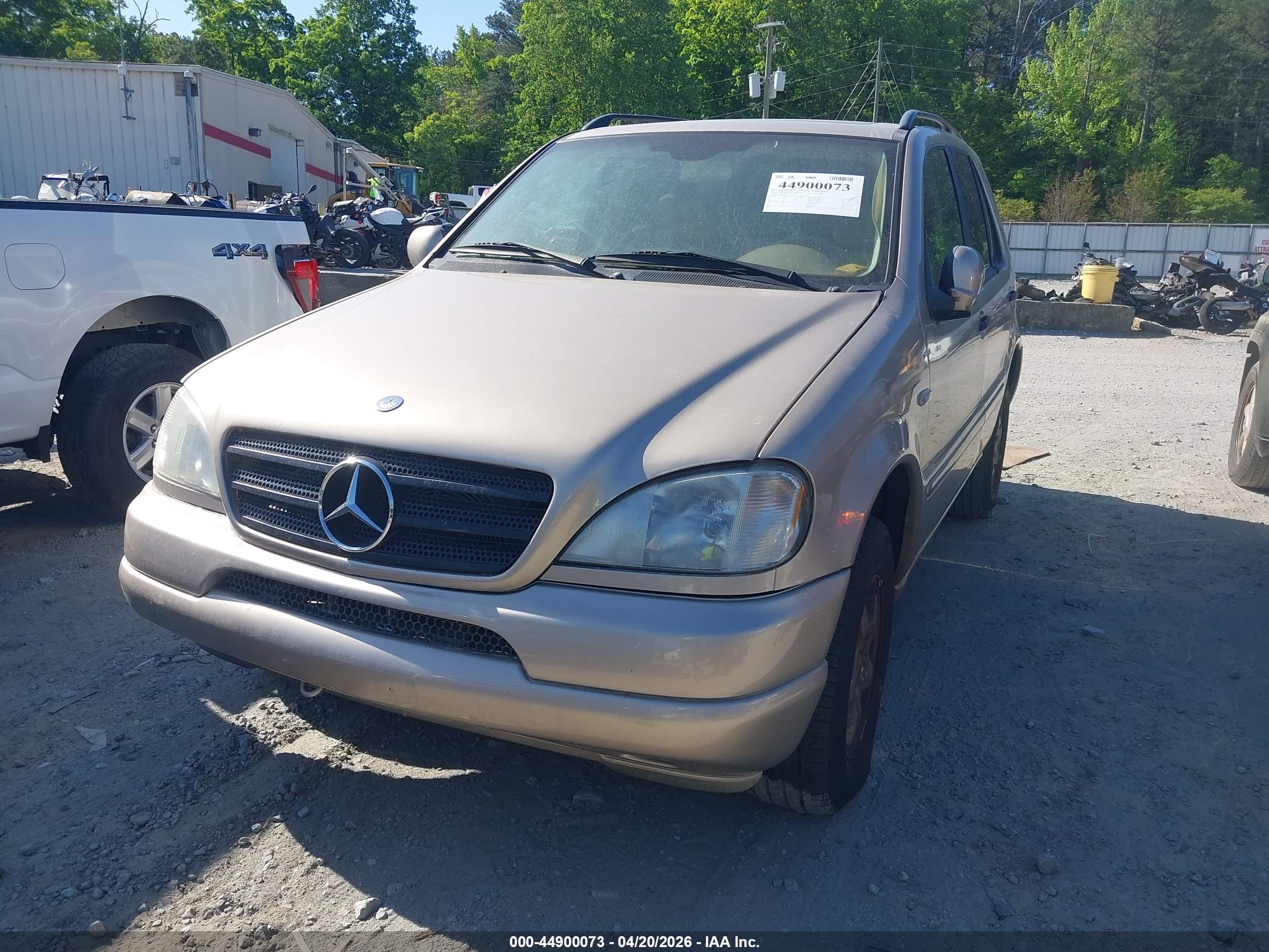 MERCEDES-BENZ ML image 2