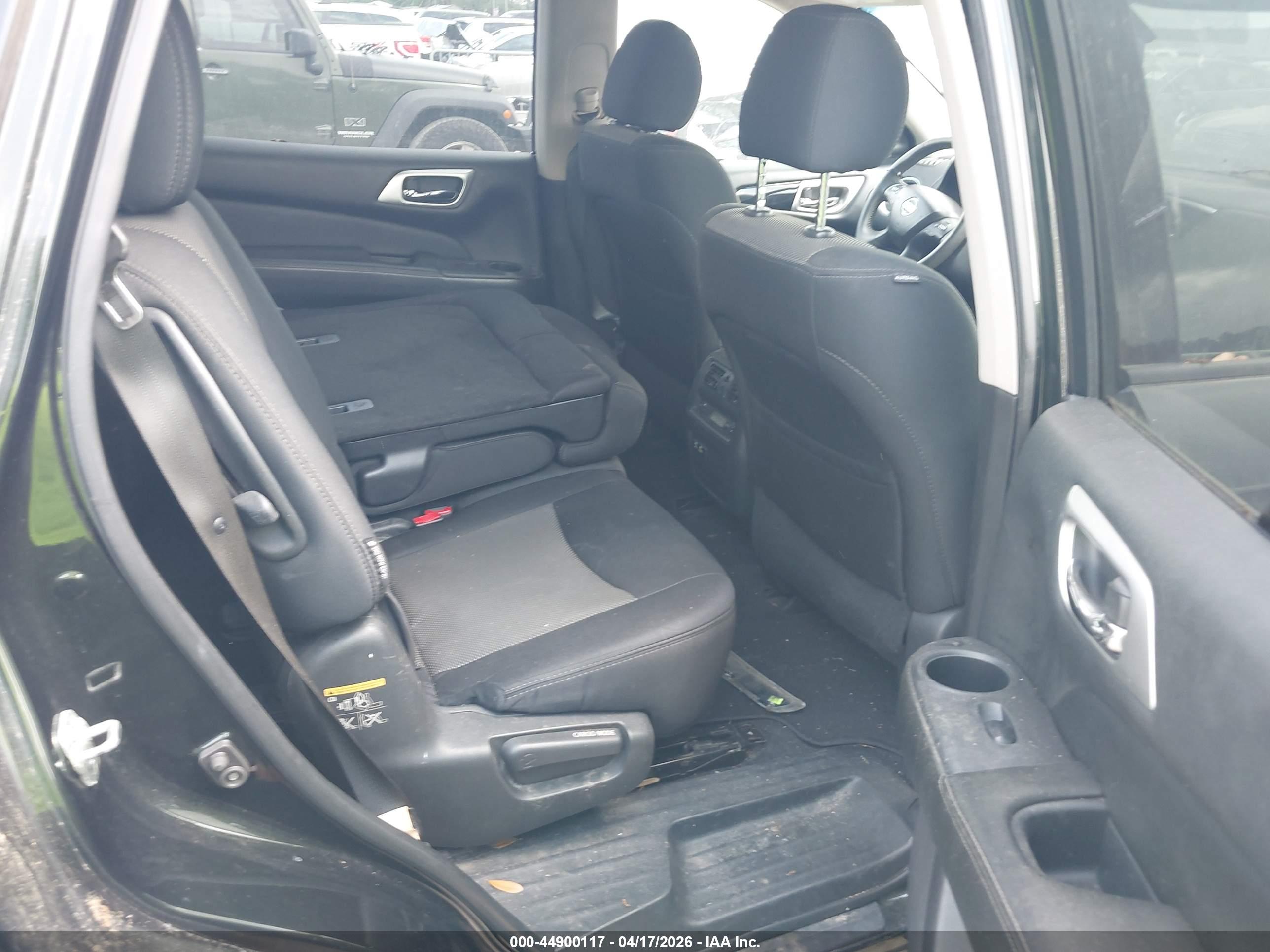 NISSAN PATHFINDER image 8