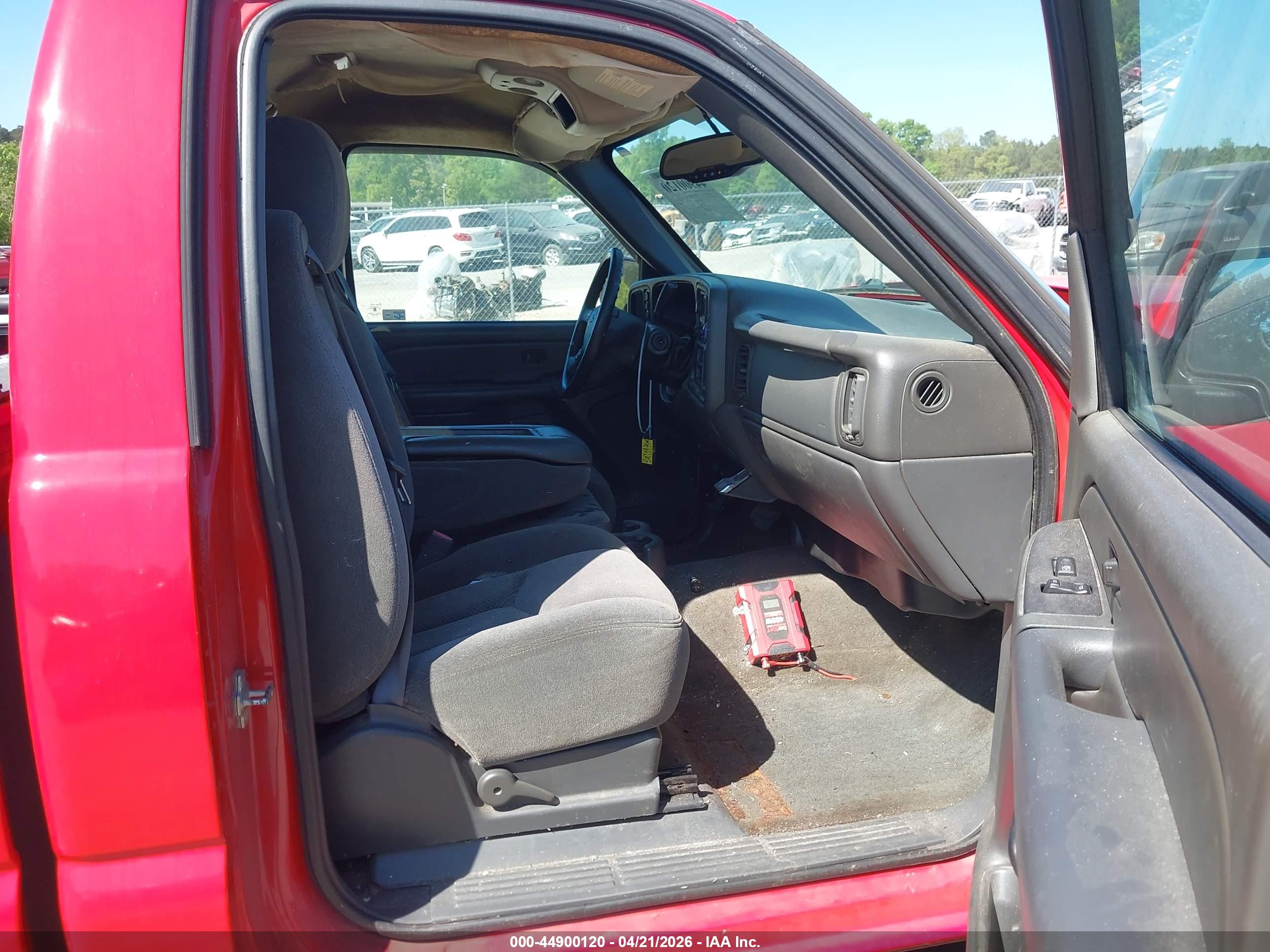 CHEVROLET SILVERADO image 5