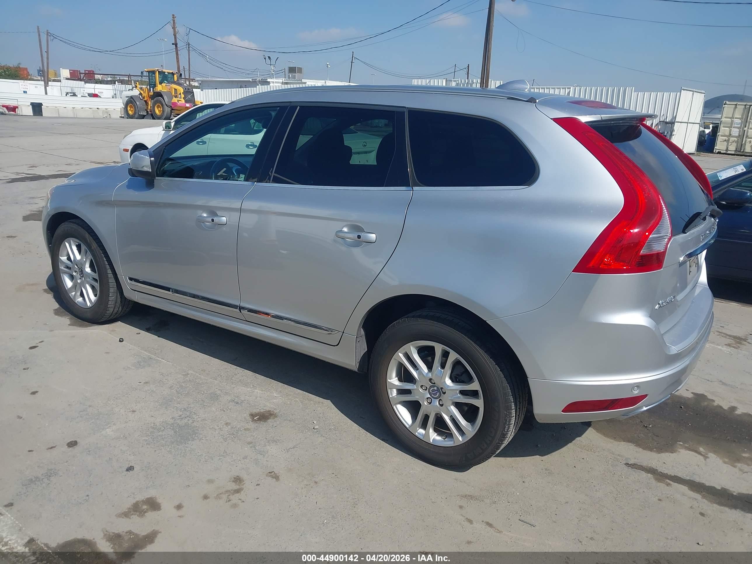 VOLVO XC60 image 3