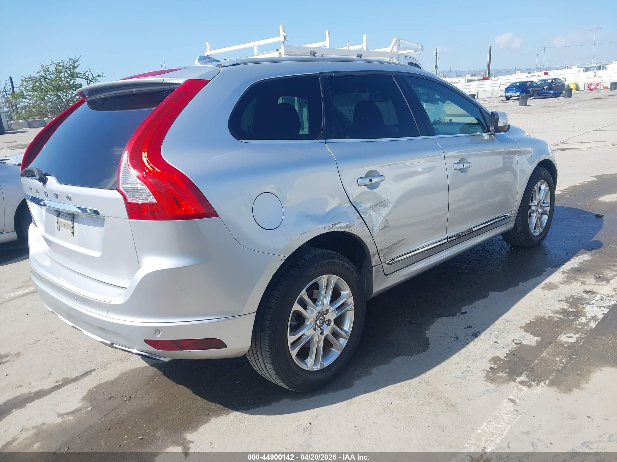 VOLVO XC60 image 4