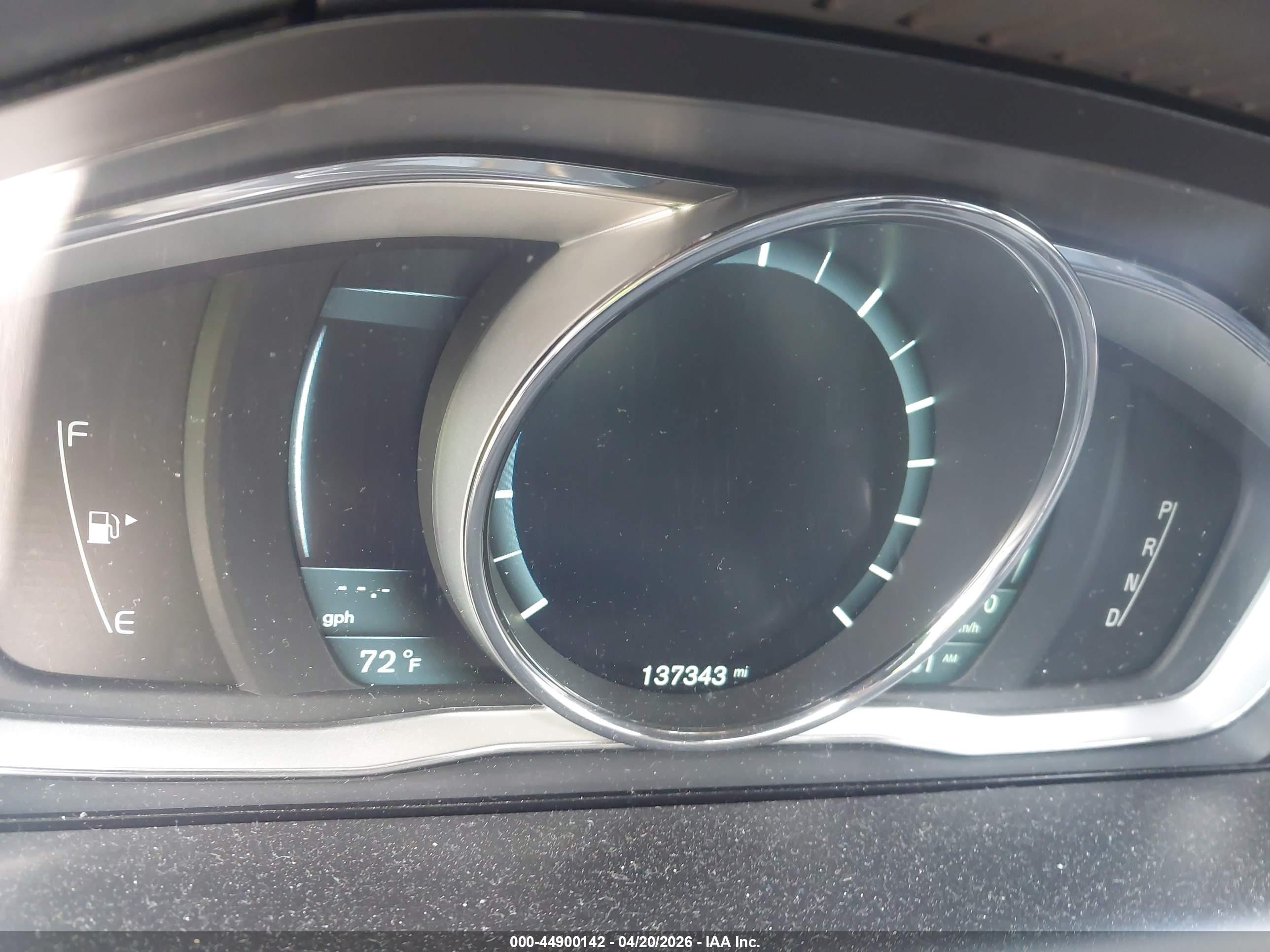 VOLVO XC60 image 7