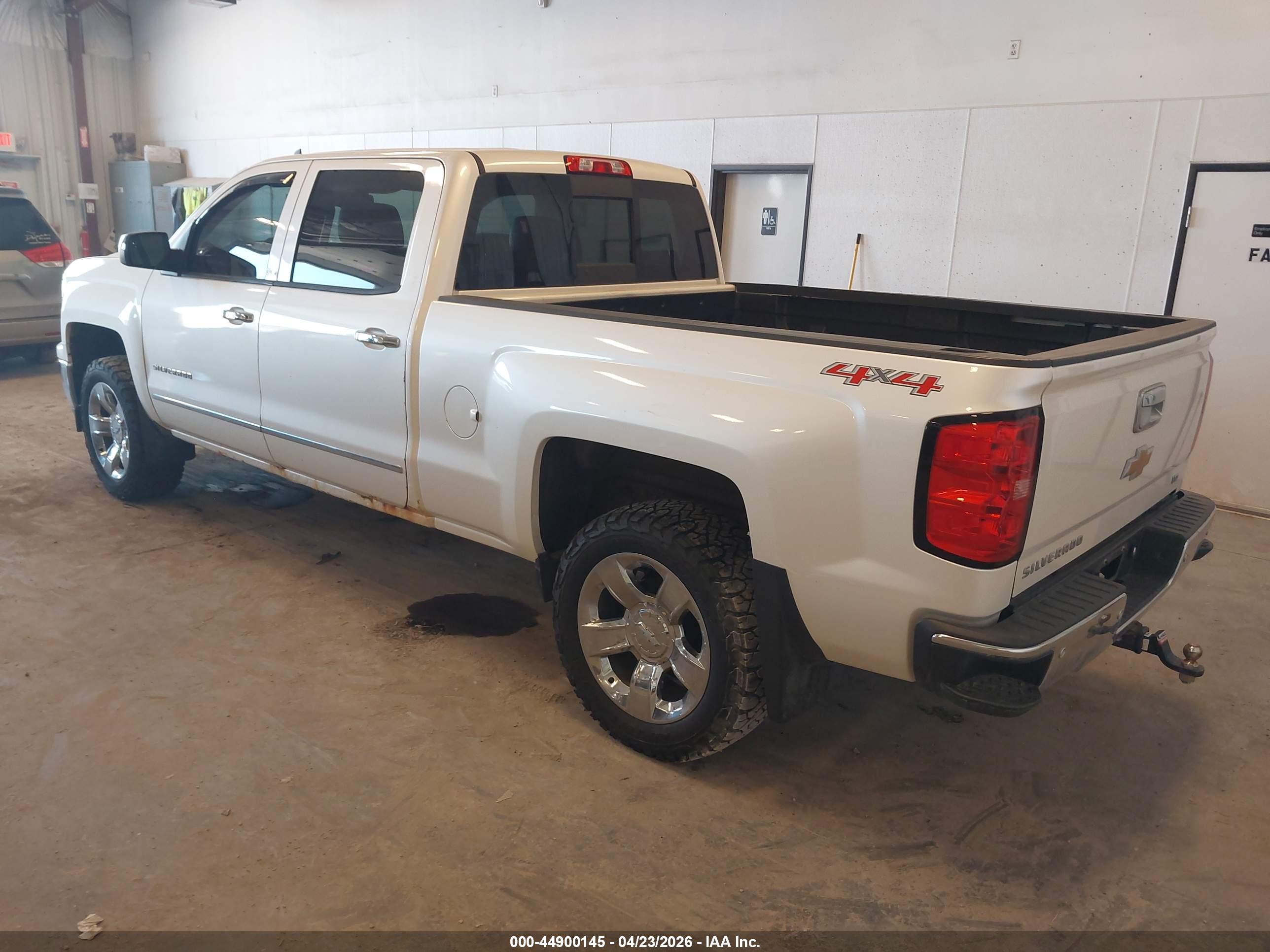 CHEVROLET SILVERADO image 3