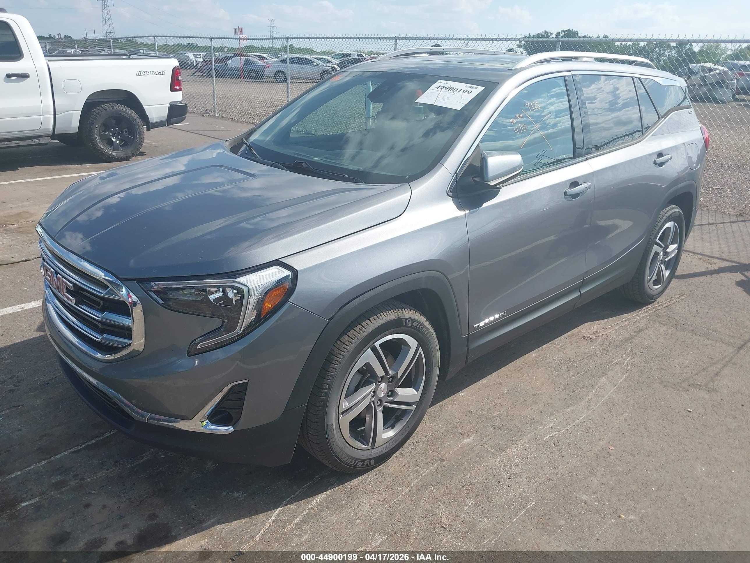 GMC TERRAIN image 2