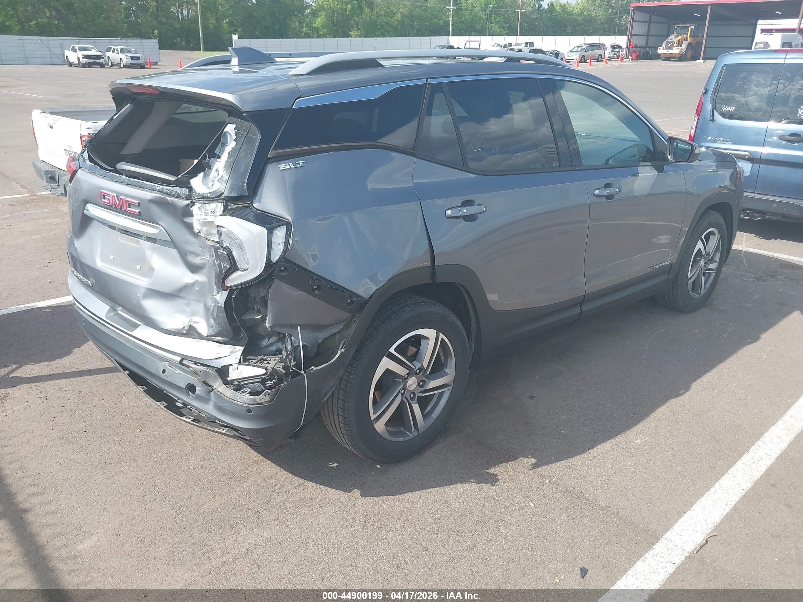 GMC TERRAIN image 4