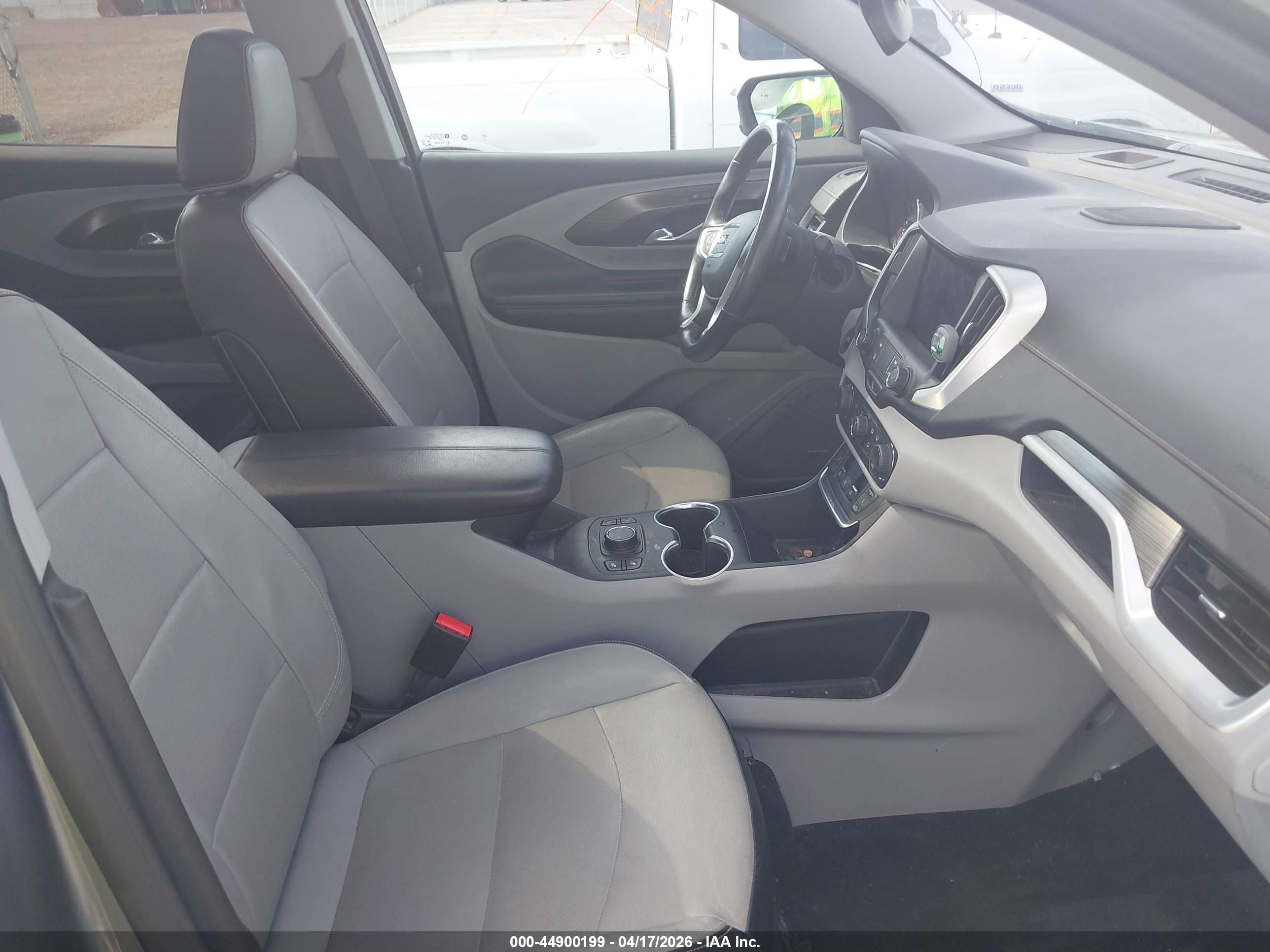 GMC TERRAIN image 5